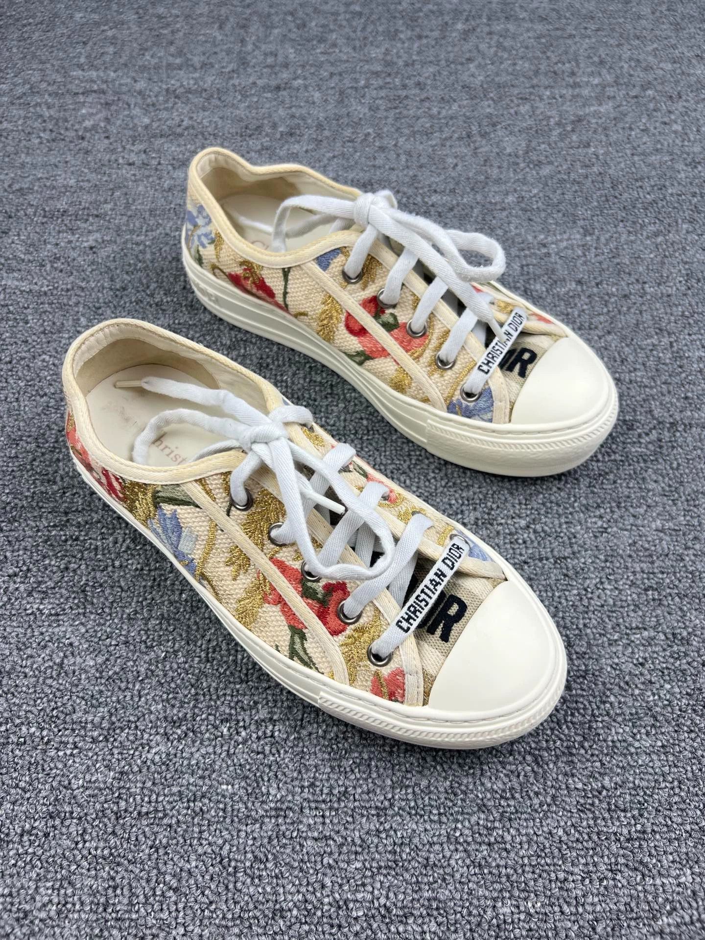 Dior Dior Floral Print Low-Top Sneakers - dmc Size US 5.5 / EU 38 - 2 Thumbnail