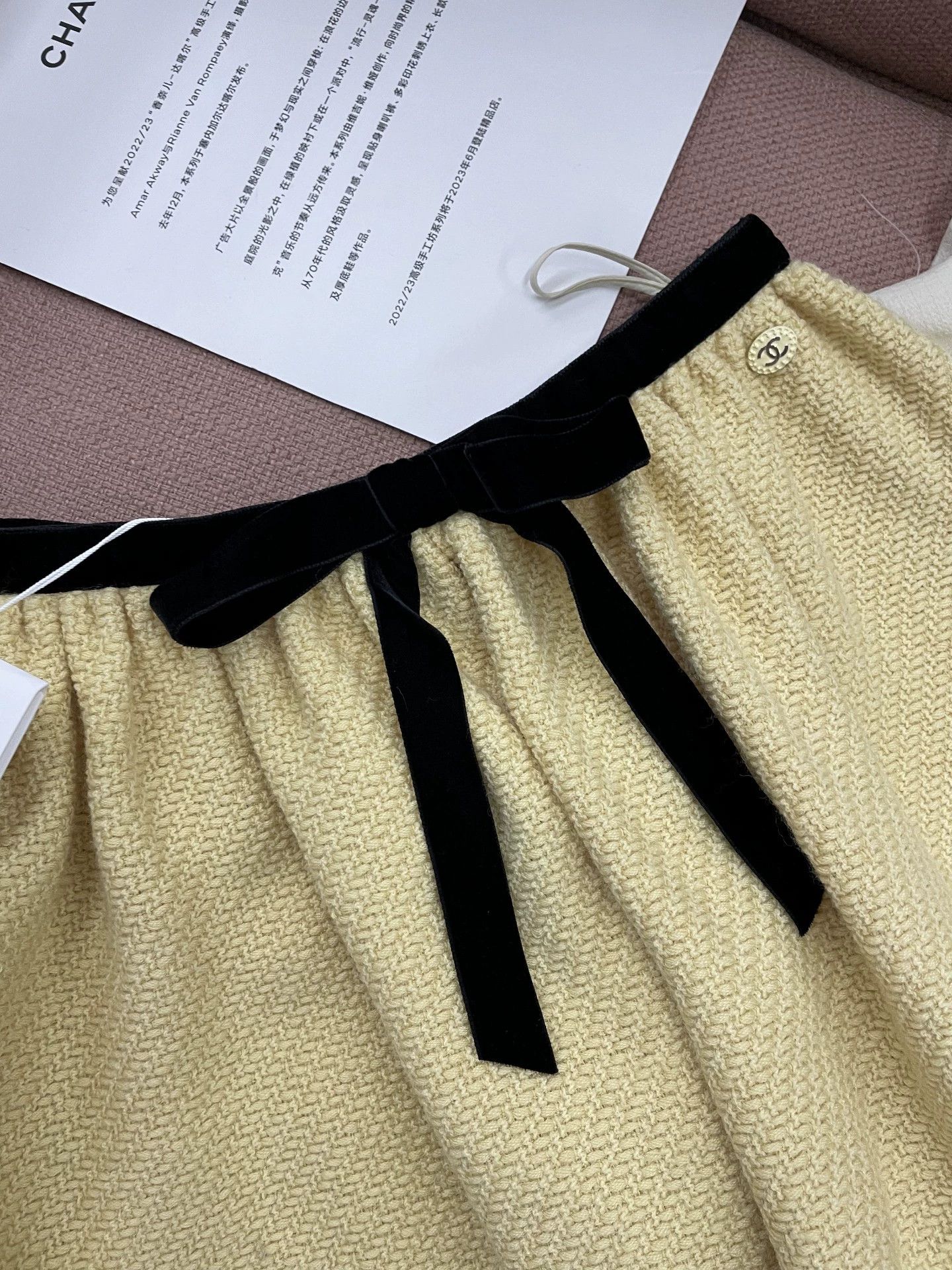 Chanel Chanel 22B Yellow Bow Mini Skirt - dmc Size US 34 / EU 50 - 2 Thumbnail