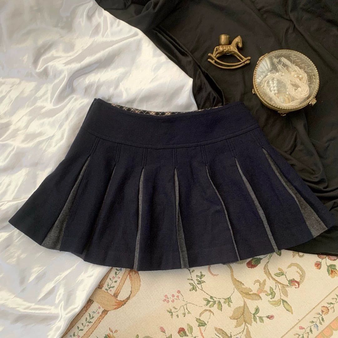 Burberry Burberry Pleated Mini Skirt with Logo - dmc Size US 28 / EU 44 - 7 Thumbnail