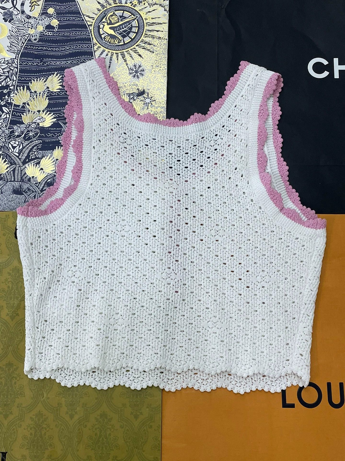Chanel Chanel White Pink Trim Knit Vest - dmc Size US M / EU 48-50 / 2 - 3 Thumbnail
