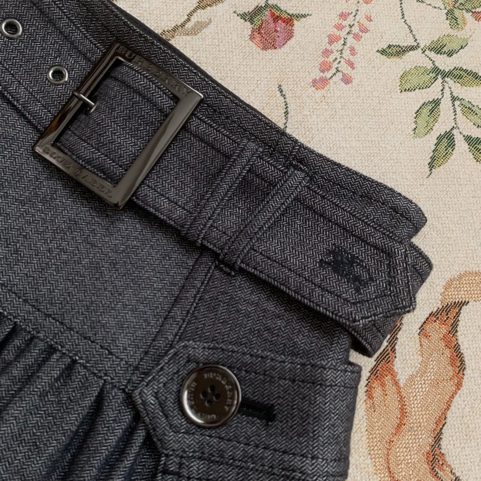 Burberry Burberry Vintage War Horse Logo Belt Skirt - dmc Size US 26 / EU 42 - 3 Thumbnail