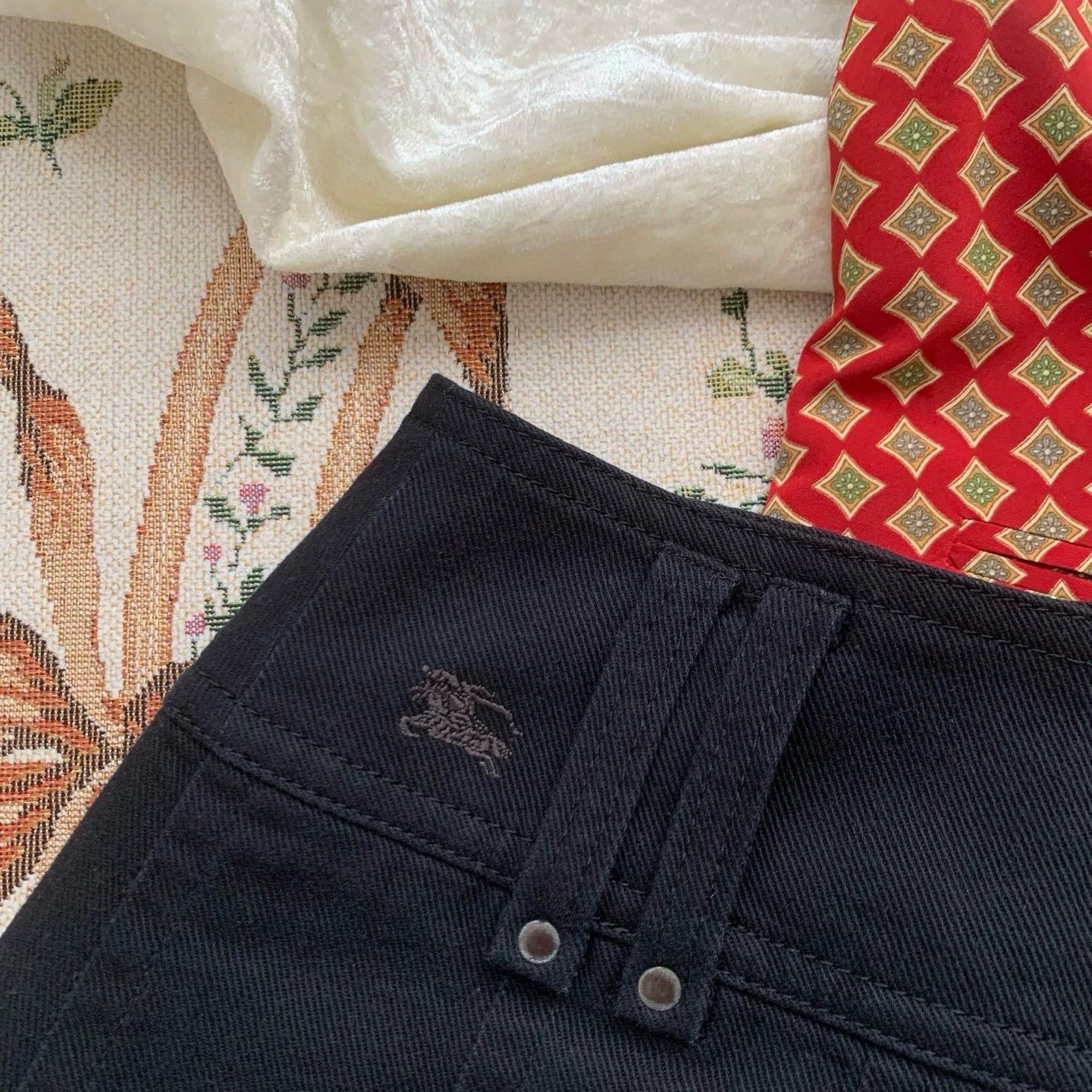 Burberry Burberry Vintage Knight Logo Skirt - dmc Size US 36 / EU 52 - 2 Thumbnail