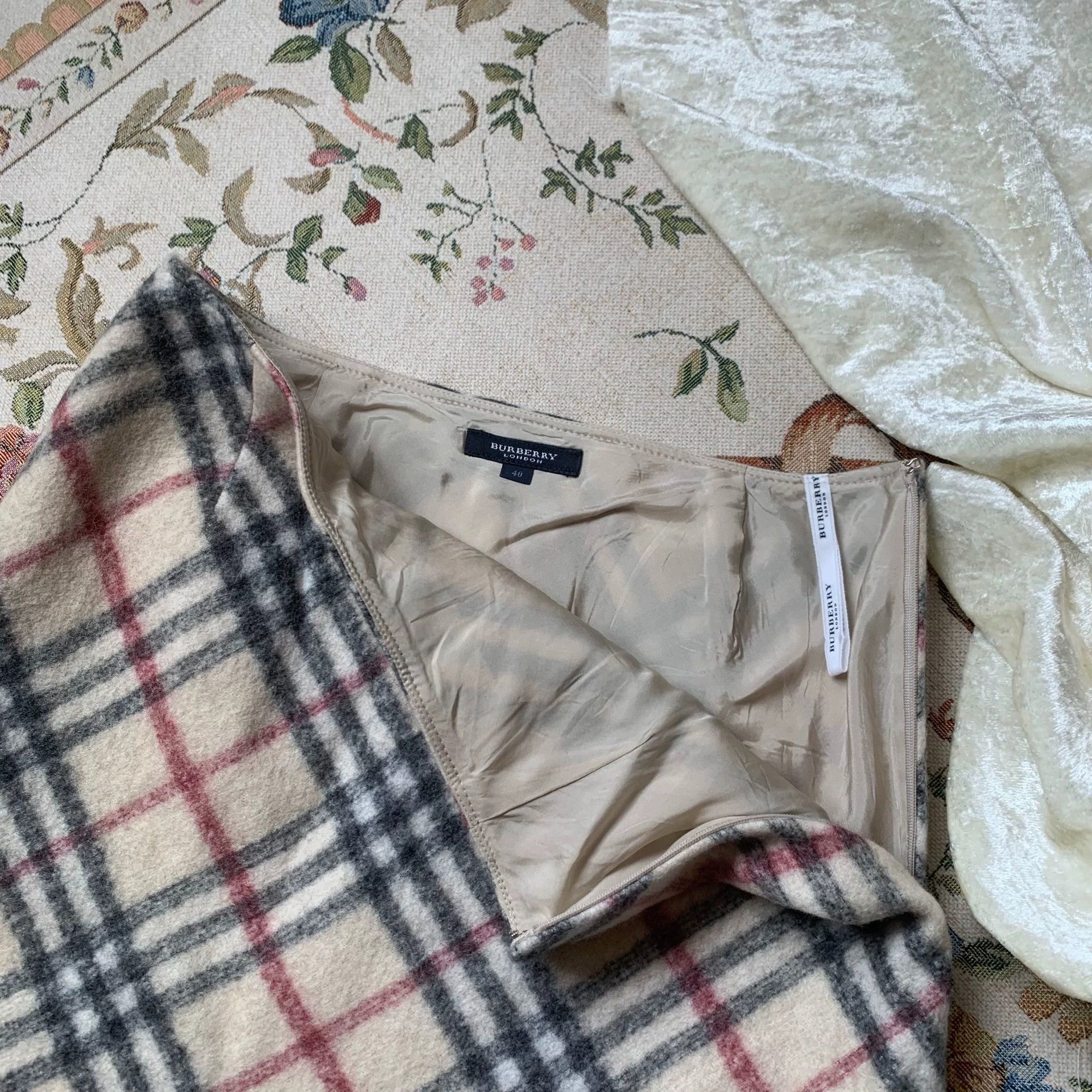 Burberry Burberry Vintage Check Wool Skirt - dmc Size US 30 / EU 46 - 2 Thumbnail
