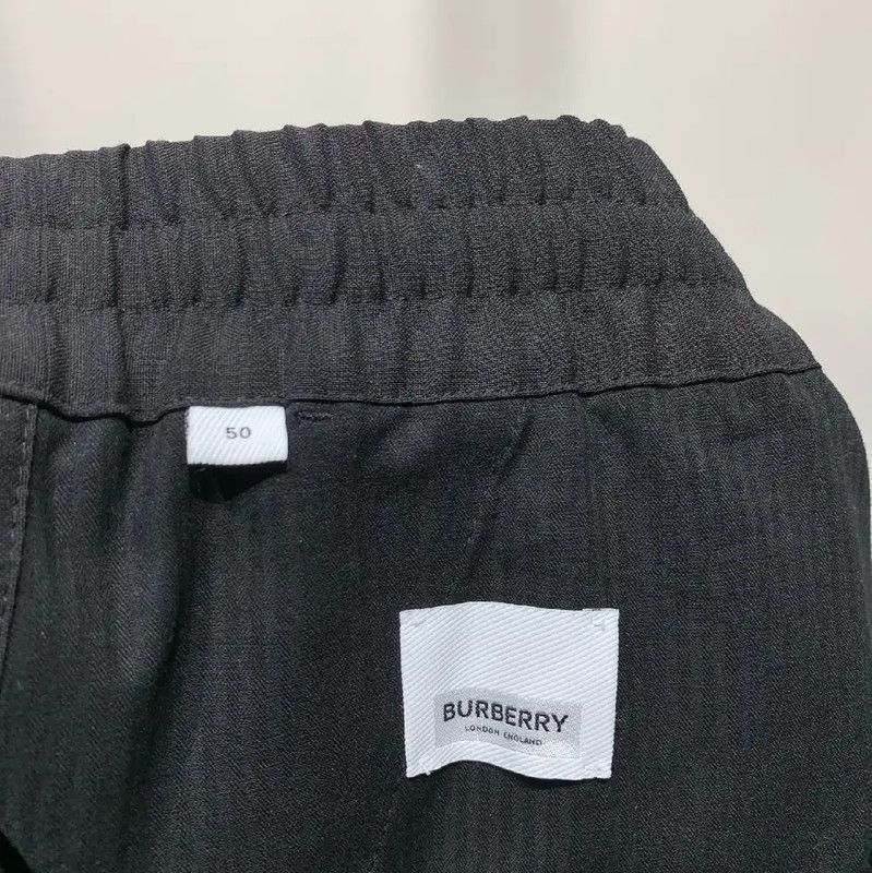 Burberry Men's Casual Pants in Black