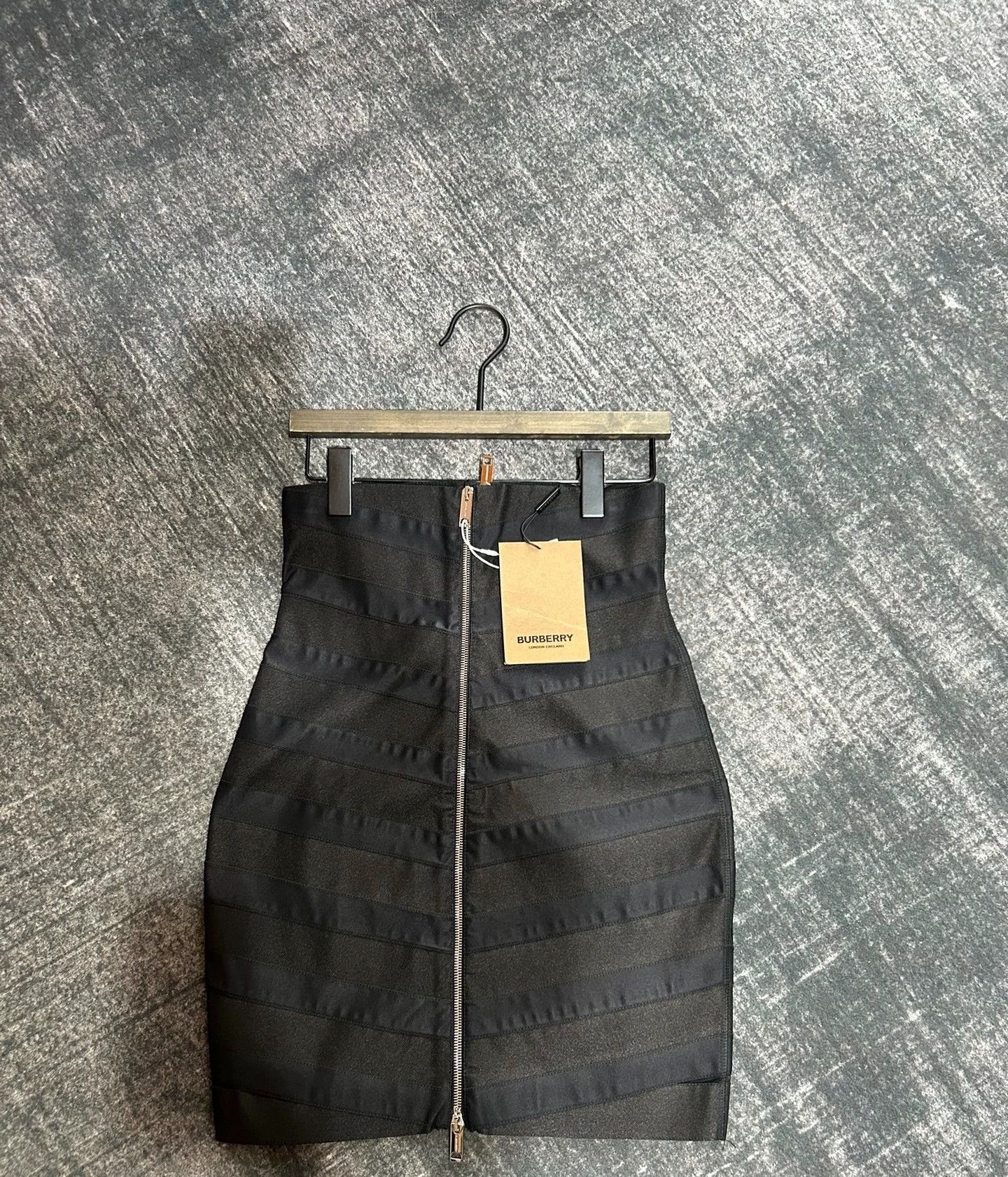 Burberry Burberry Black Zip Double-Sided Skirt - dmc Size US 28 / EU 44 - 2 Thumbnail