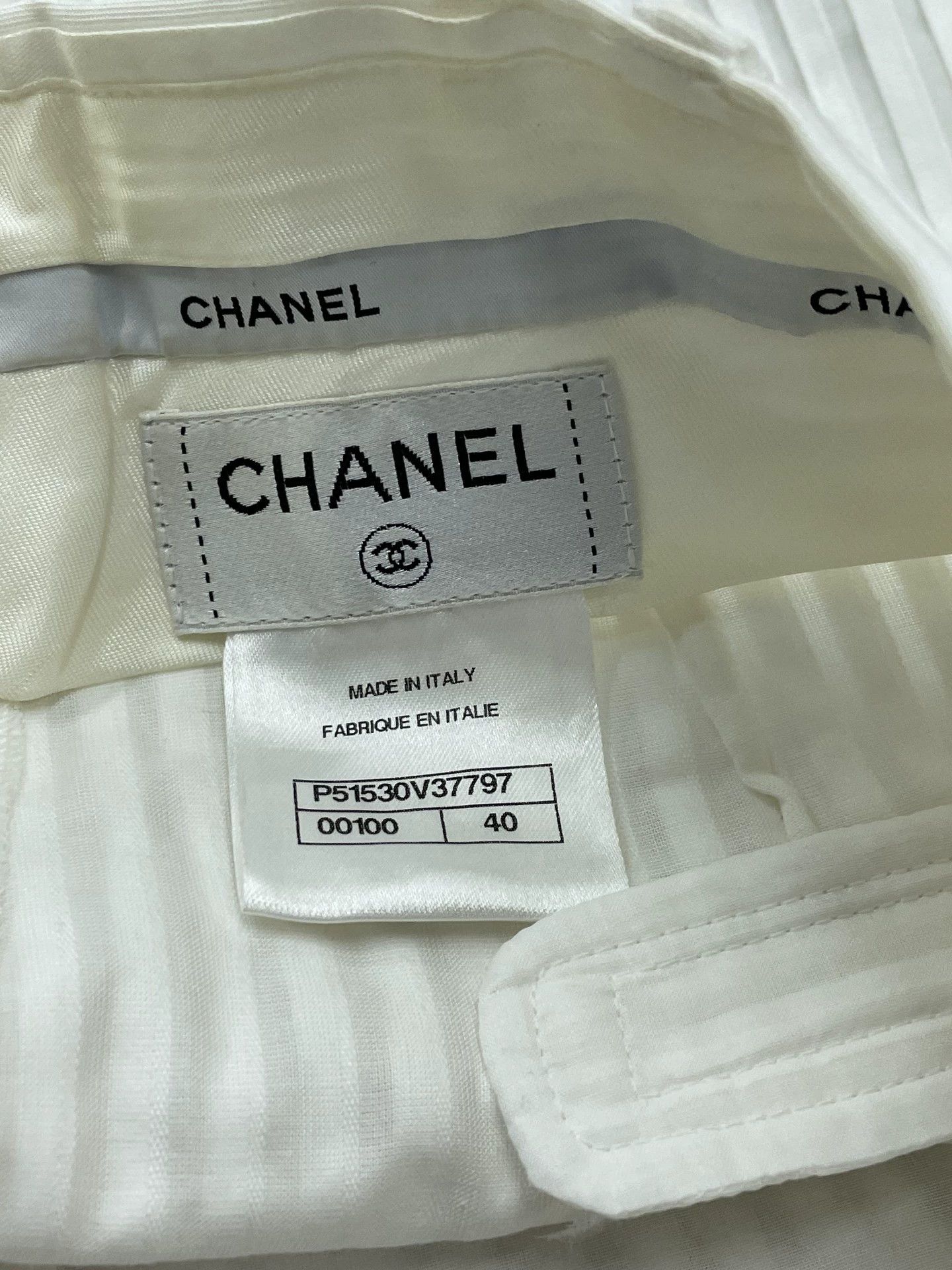 Chanel Chanel 15S White Vertical Stripe Shorts - dmc Size US 31 - 4 Thumbnail