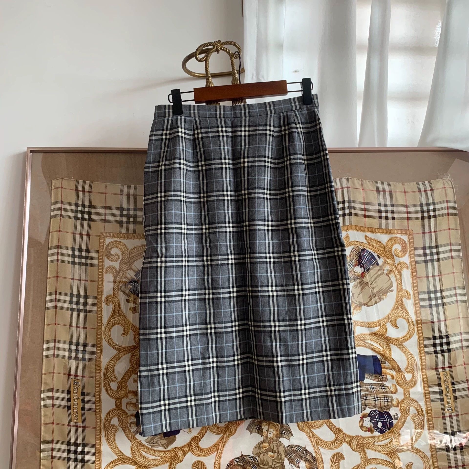 Burberry Burberry Gray Plaid Wool Skirt - dmc Size US 26 / EU 42 - 4 Thumbnail