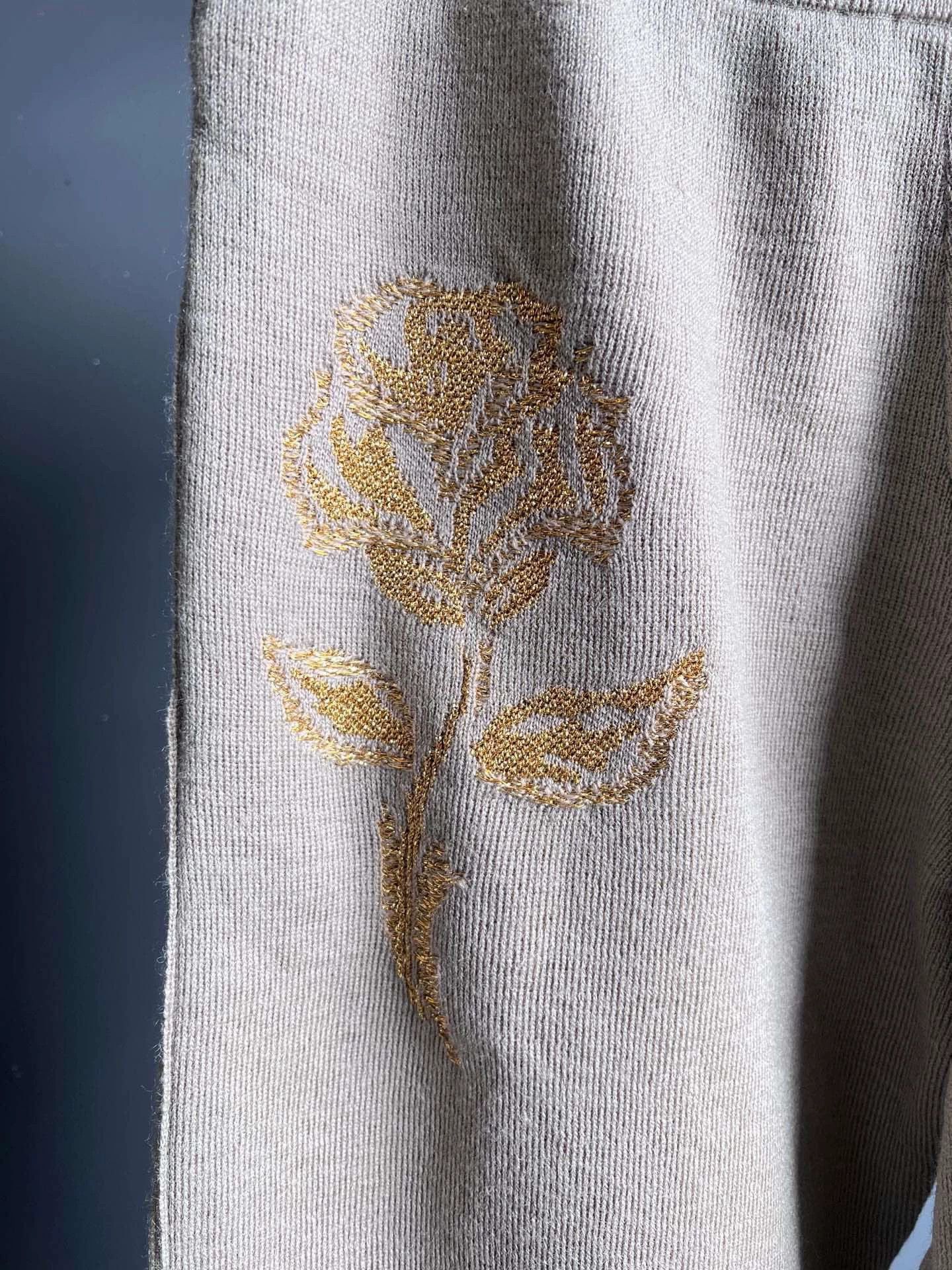 Burberry BURBERRY Beige Floral Embroidered Sweatpants - dmc Size US 26 / EU 42 - 3 Thumbnail