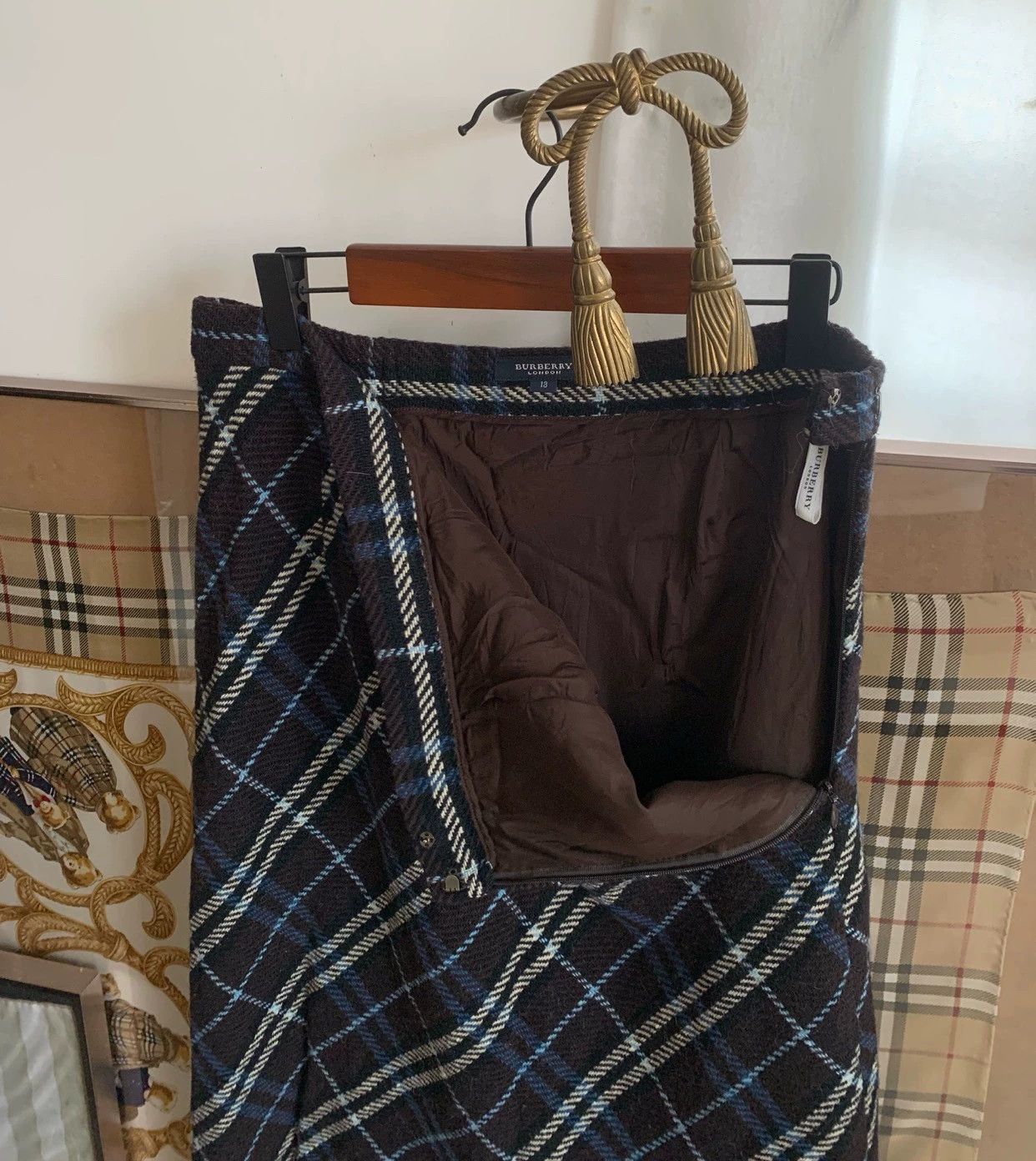 Burberry Burberry Checked Long Wool Skirt - dmc Size US 36 / EU 52 - 3 Thumbnail