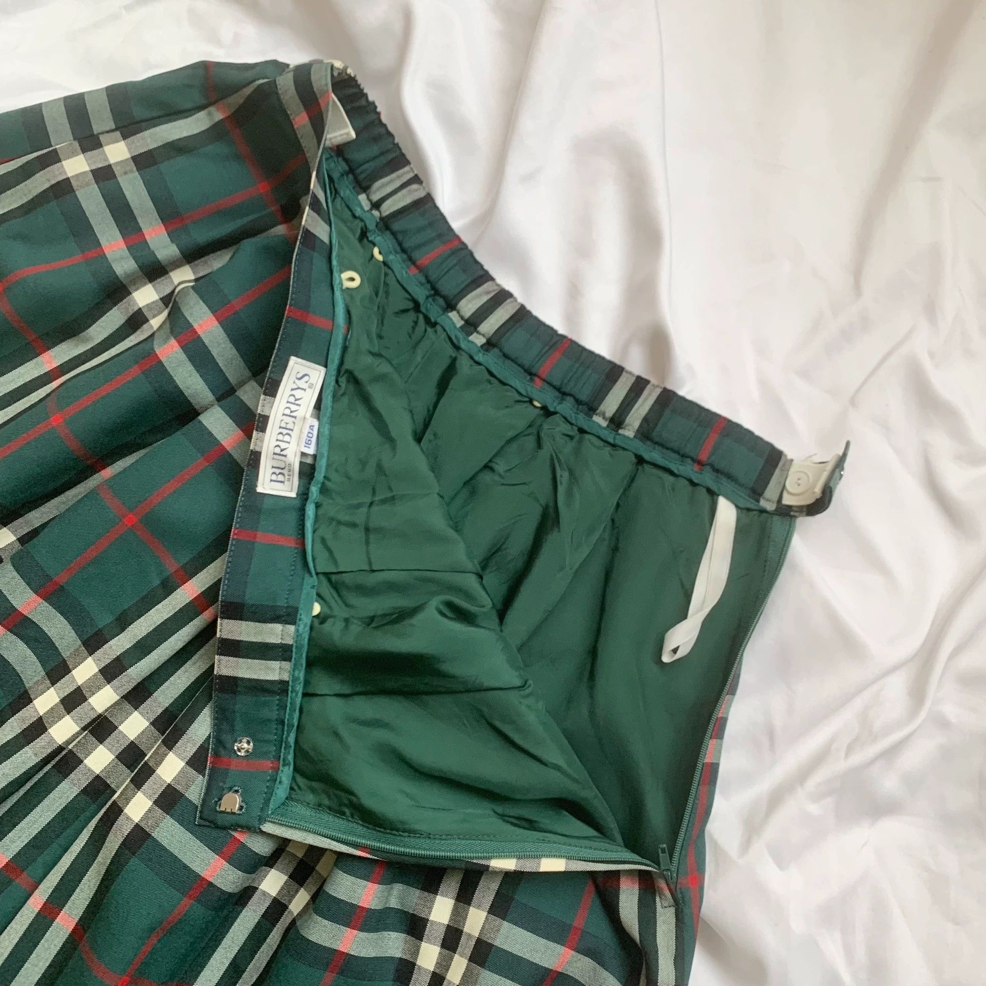 Burberry Burberry Green Plaid Wool Skirt - dmc Size US 28 / EU 44 - 2 Thumbnail