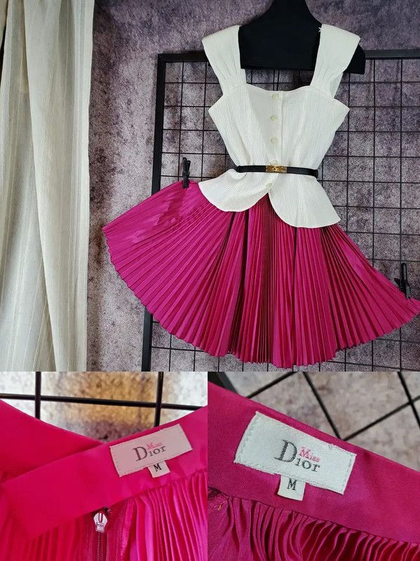 Dior Dior Pleated Skirt in Summer Fuchsia Color 0089 Size 27" / US 4 / IT 40 - 2 Thumbnail