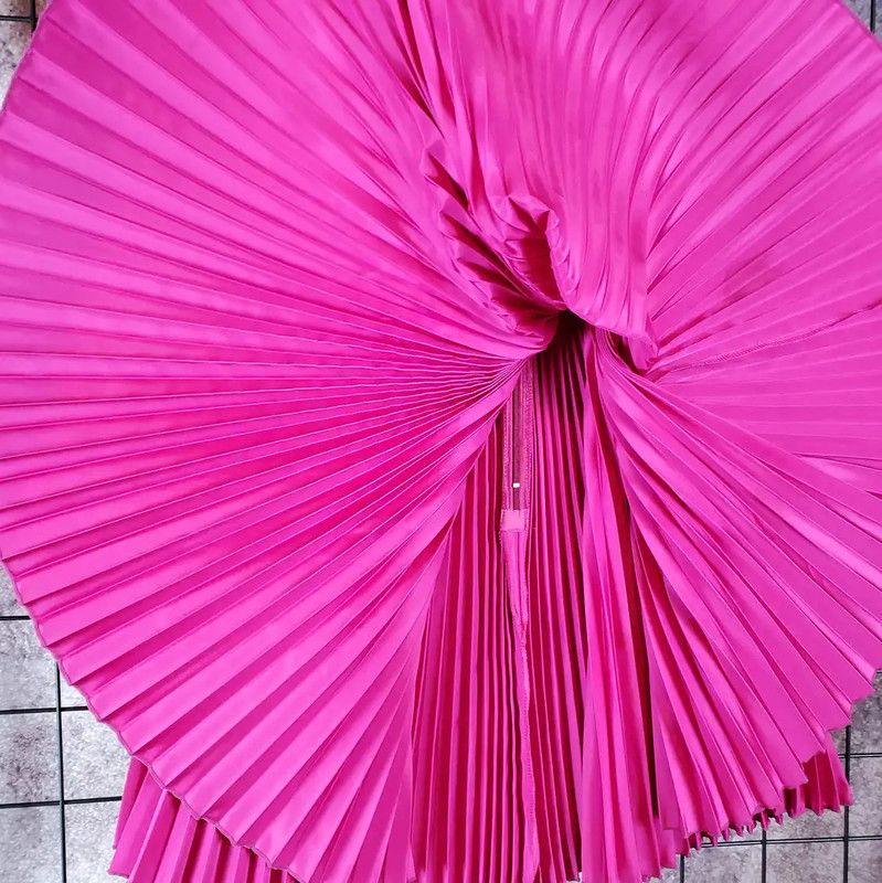Dior Dior Pleated Skirt in Summer Fuchsia Color 0089 Size 27" / US 4 / IT 40 - 7 Thumbnail