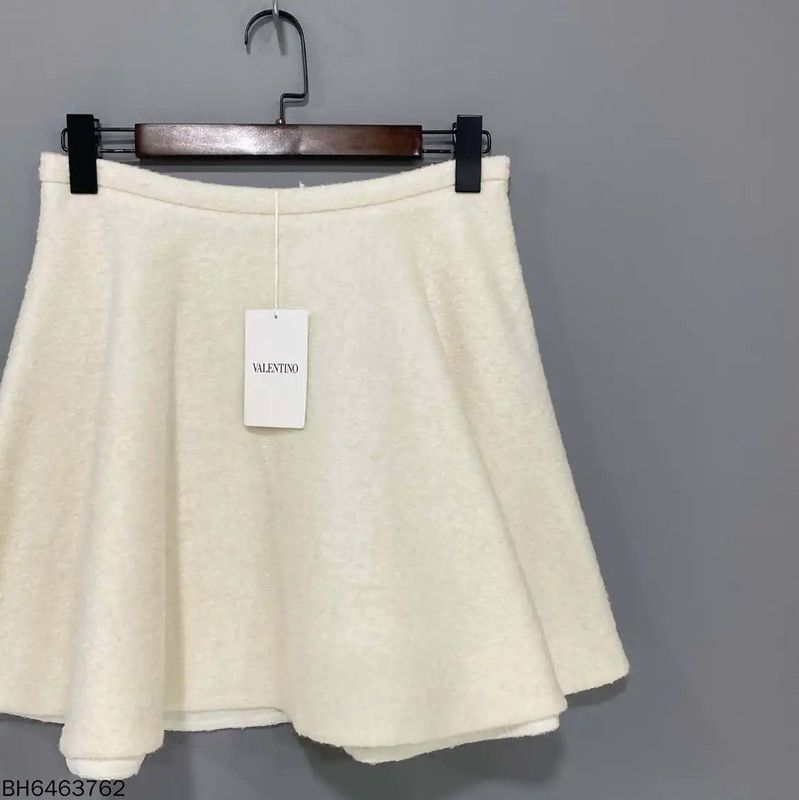 Valentino Valentino Women's White Skirt 0089 Size 26" / US 2 / IT 38 - 2 Thumbnail