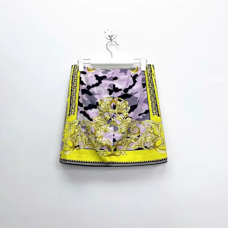 Versace Versace Multi-Patterned Short Skirt Size L 0089 Size 32" / US 10 / IT 46 - 2 Thumbnail