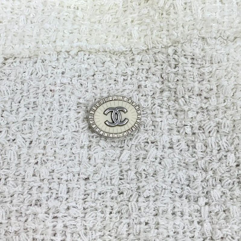 Chanel Chanel Cream Mini Skirt for Women 0089 Size 22" - 5 Thumbnail