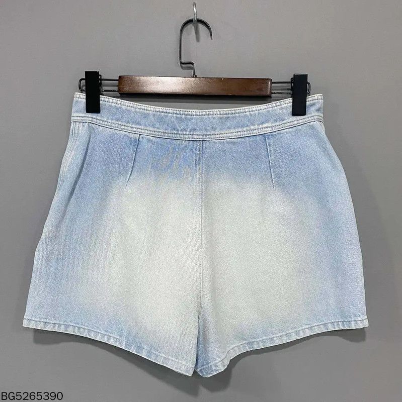 Chanel Chanel Light Blue Women's Shorts 0089 Size 26" / US 2 / IT 38 - 3 Thumbnail