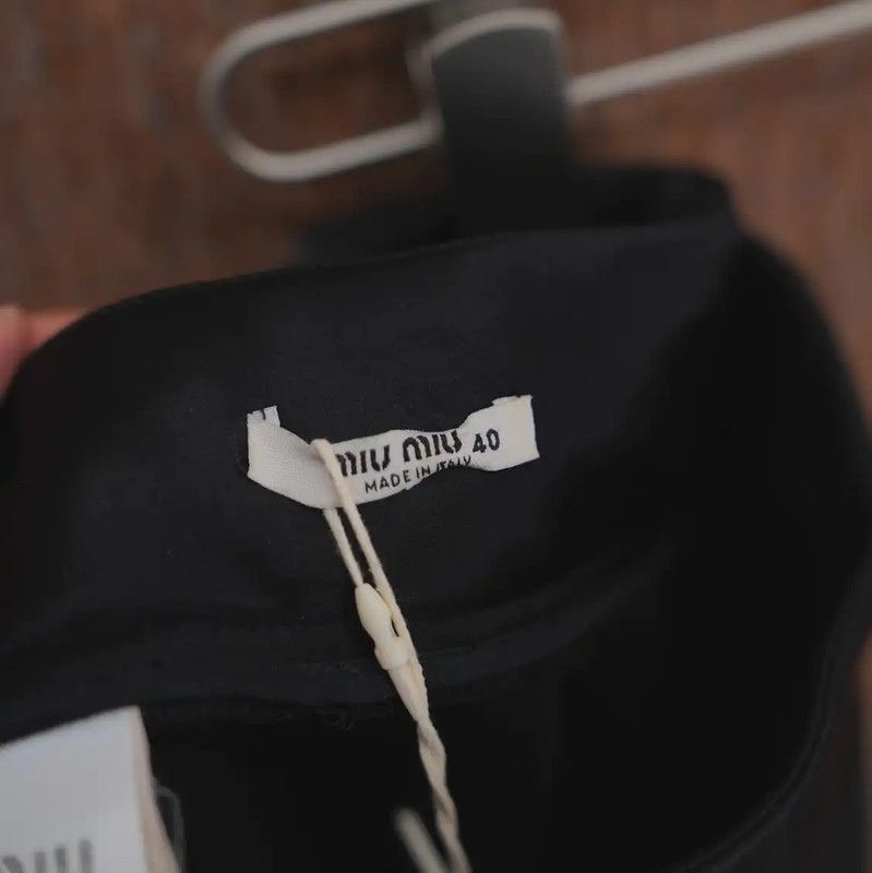 Miu Miu Miu Miu Black Logo Casual Pants for Women 0089 Size 28" / US 6 / IT 42 - 4 Thumbnail