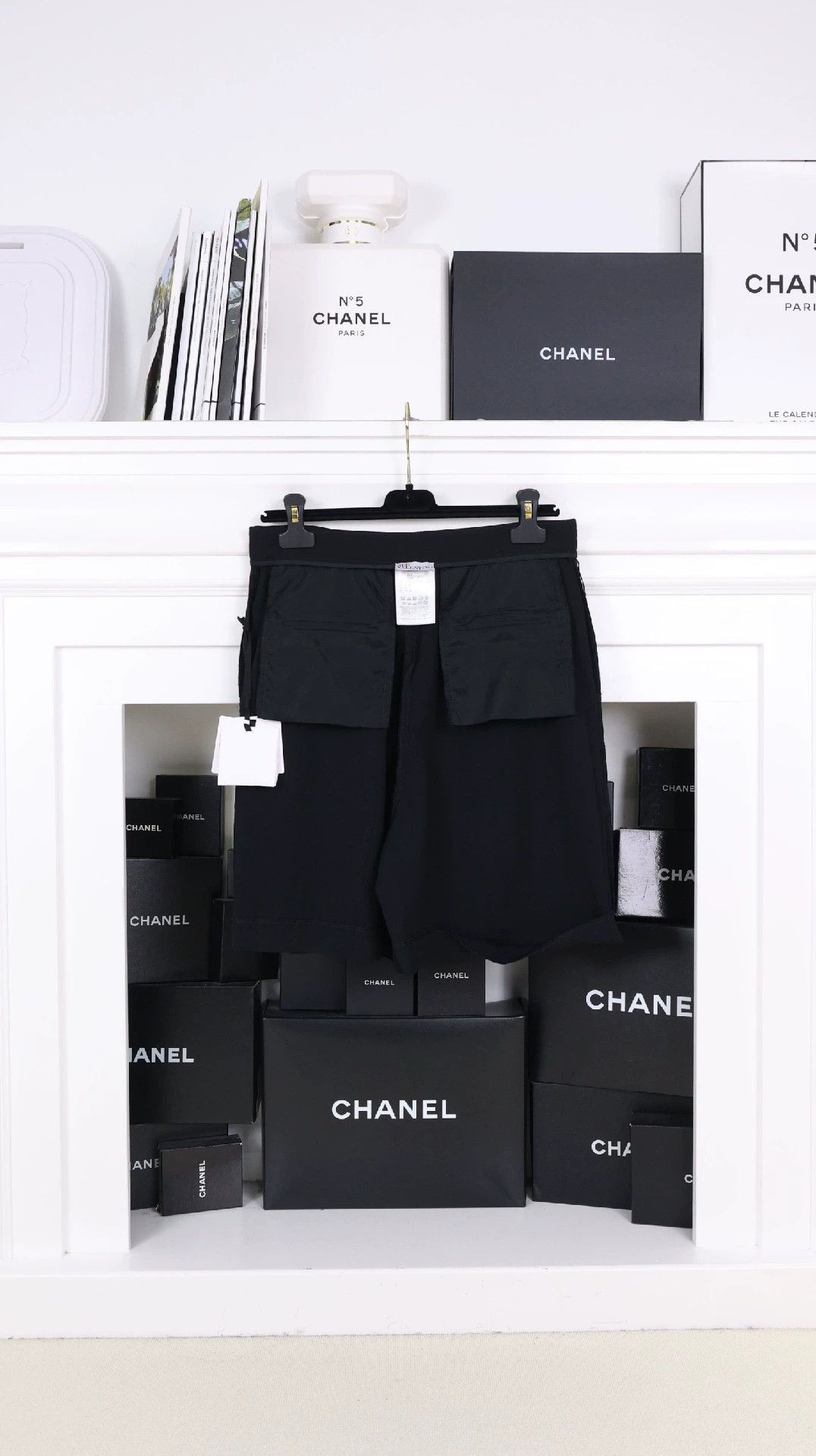 Valentino Red Valentino Black Side Button Shorts - dmc Size US 31 - 8 Thumbnail