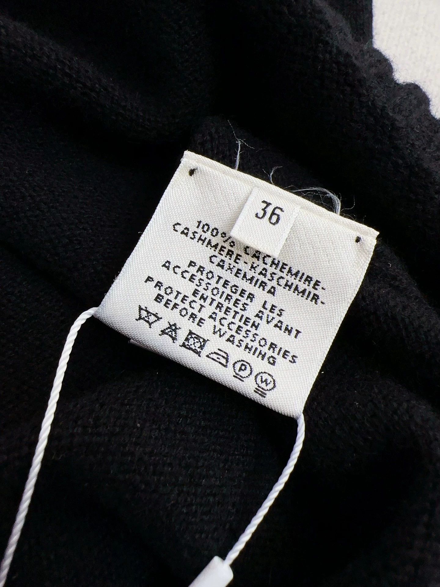 Hermes Hermes Black V-Neck Knit Dress - dmc Size US M / EU 48-50 / 2 - 7 Thumbnail