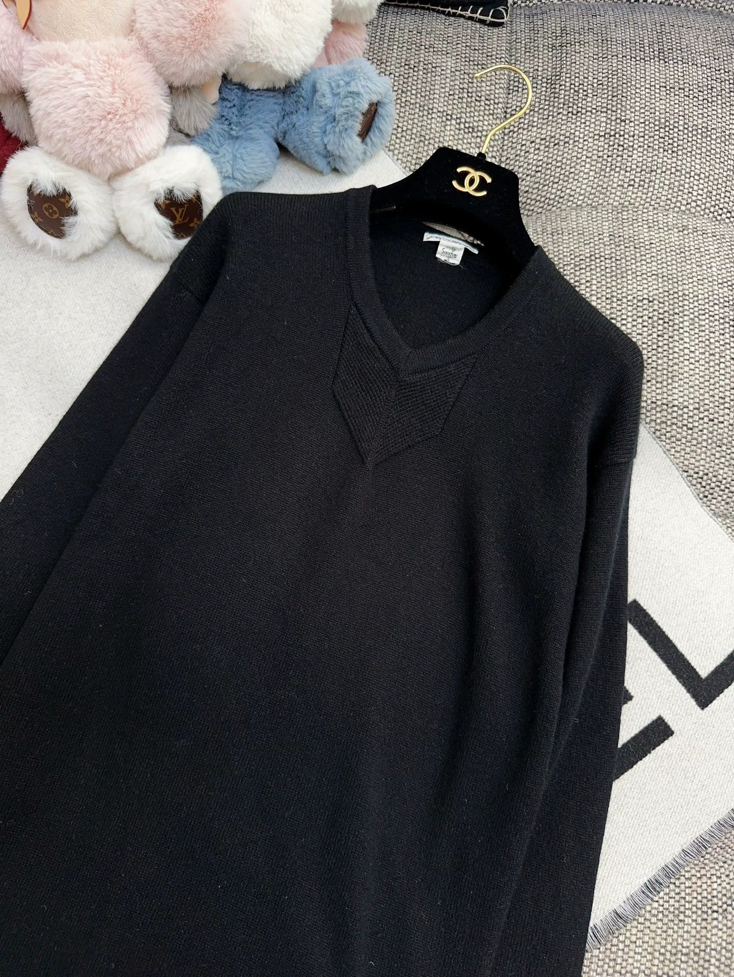 Hermes Hermes Black V-Neck Knit Dress - dmc Size US M / EU 48-50 / 2 - 9 Thumbnail