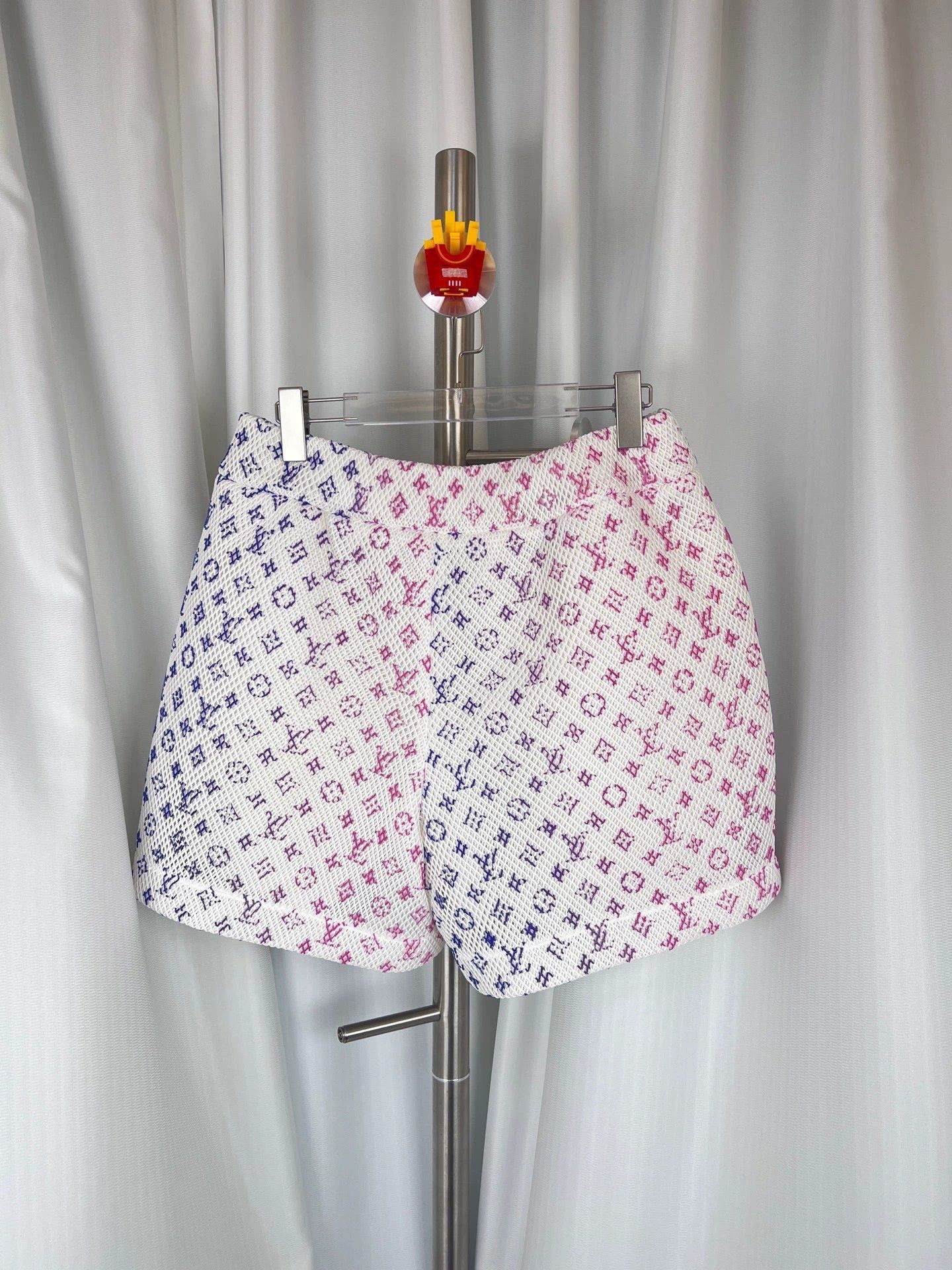 Louis Vuitton Louis Vuitton Rainbow Gradient Mesh Shorts - dmc Size US 31 - 3 Thumbnail