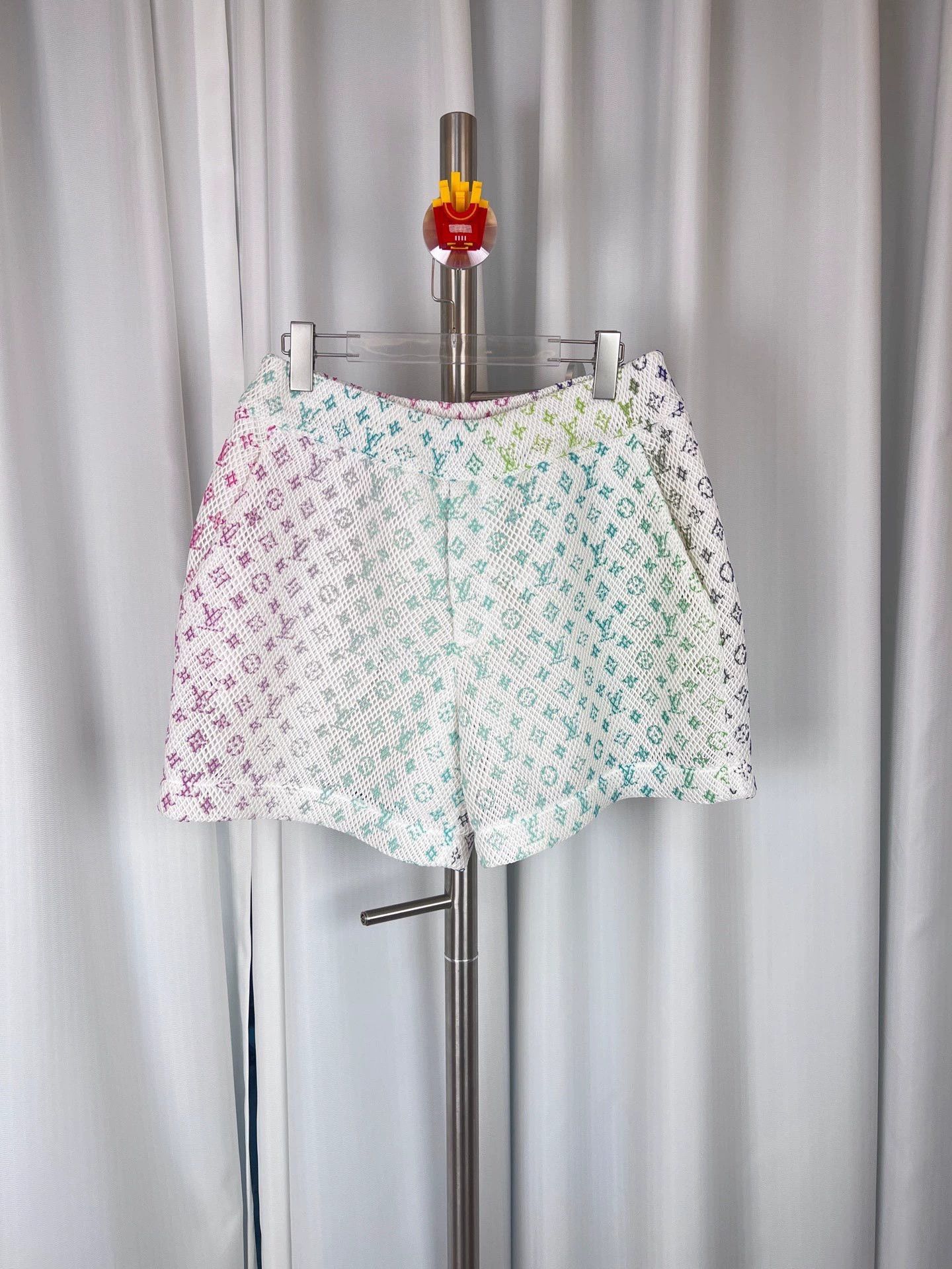 Louis Vuitton Louis Vuitton Rainbow Gradient Mesh Shorts - dmc Size US 31 - 2 Thumbnail
