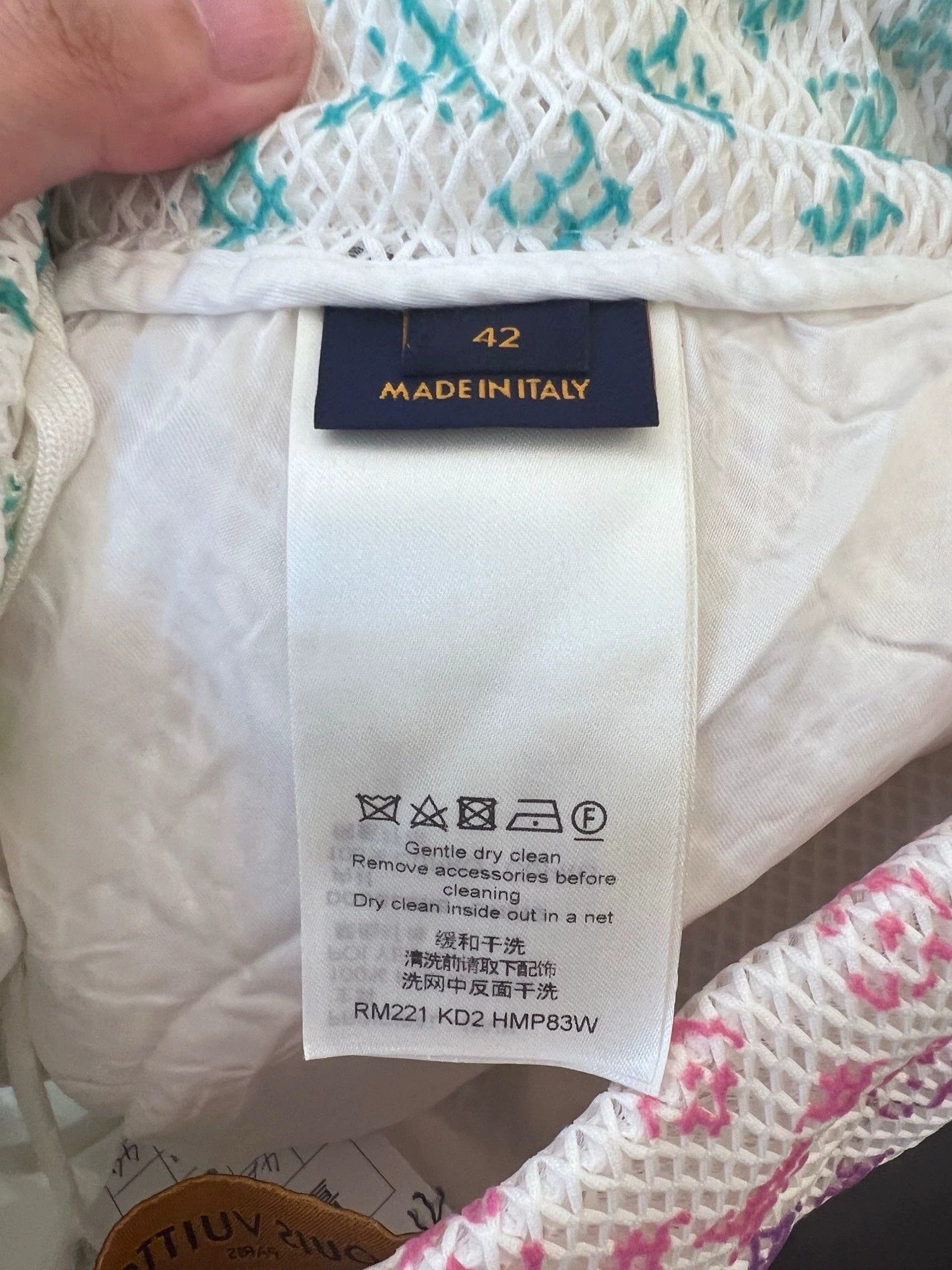 Louis Vuitton Louis Vuitton Rainbow Gradient Mesh Shorts - dmc Size US 31 - 5 Thumbnail