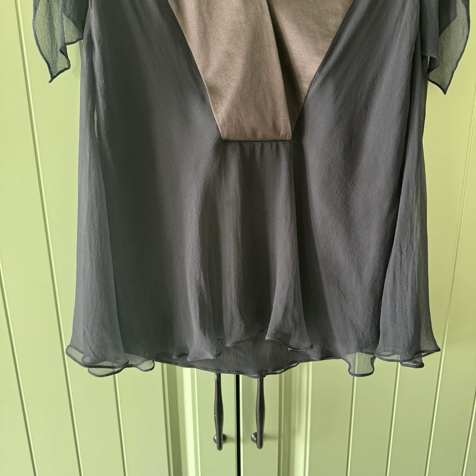 Brunello Cucinelli Brunello Cucinelli Silk V-Neck Blouse XS - dmc Size US XS / EU 42 / 0 - 7 Thumbnail