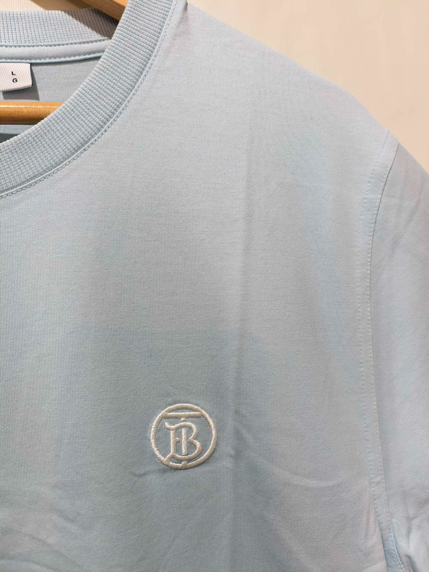 Burberry Burberry Blue Embroidered Crewneck T-shirt - dmc Size US S / EU 44-46 / 1 - 4 Thumbnail