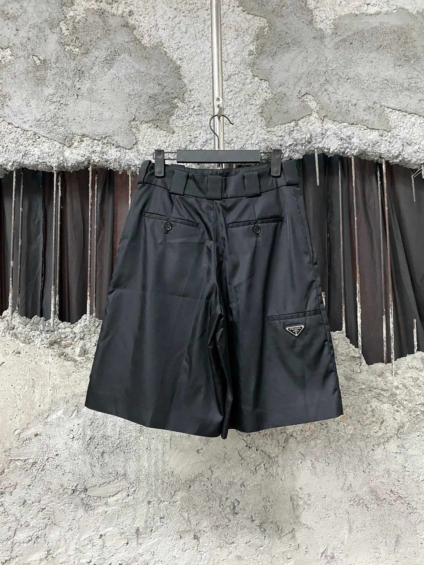 Prada Prada Nylon Triangle Logo Shorts - dmc Size US 36 / EU 52 - 2 Thumbnail