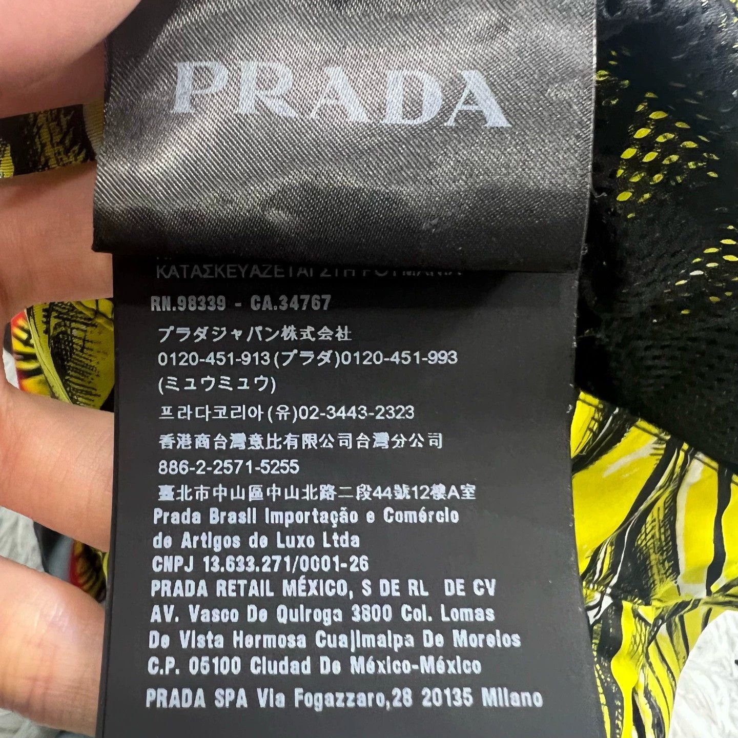 Prada Prada Triangle Logo Flame Print Shorts - dmc Size US 31 - 3 Thumbnail