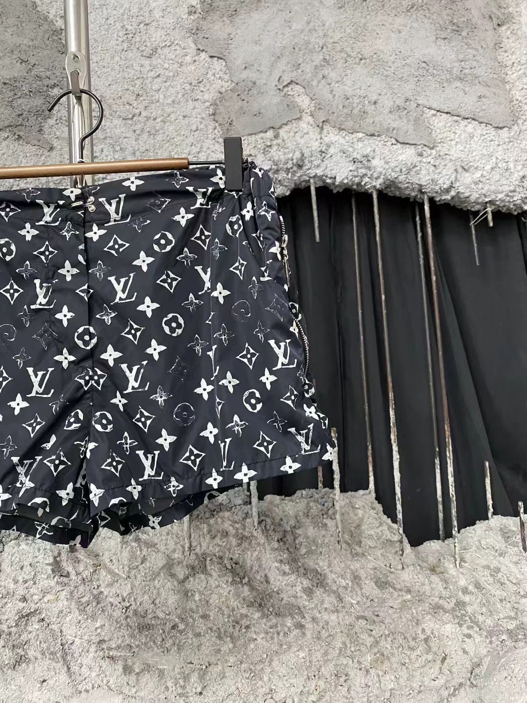 Louis Vuitton Louis Vuitton Monogram Print Shorts - dmc Size US 38 / EU 54 - 4 Thumbnail