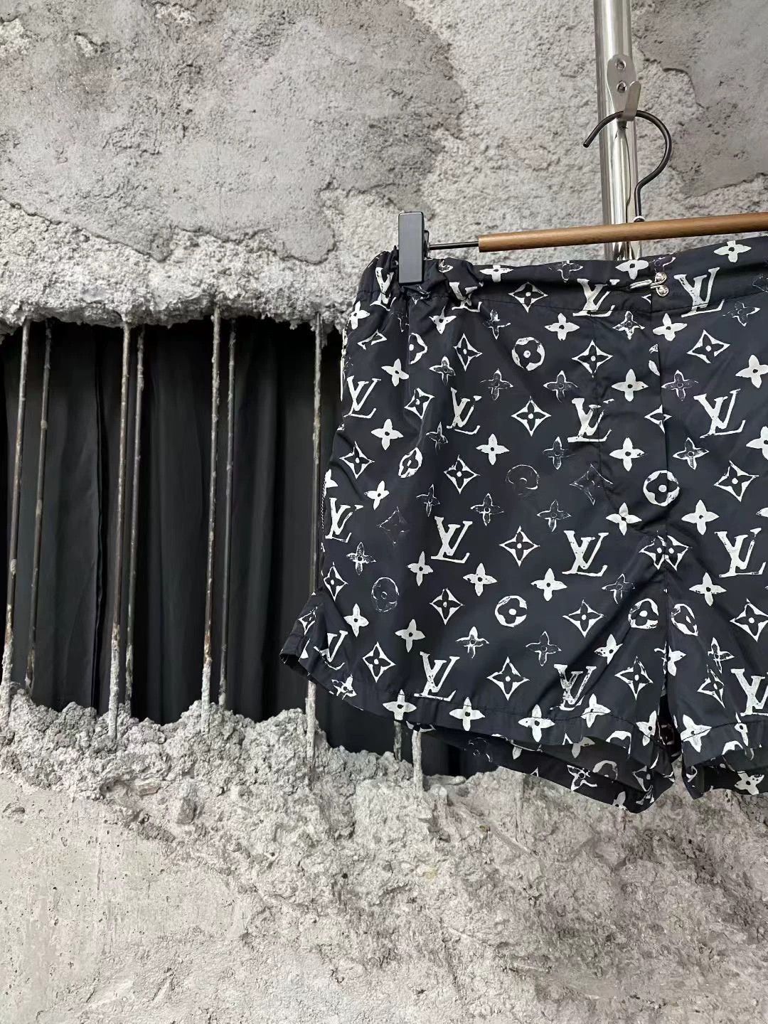 Louis Vuitton Louis Vuitton Monogram Print Shorts - dmc Size US 38 / EU 54 - 3 Thumbnail