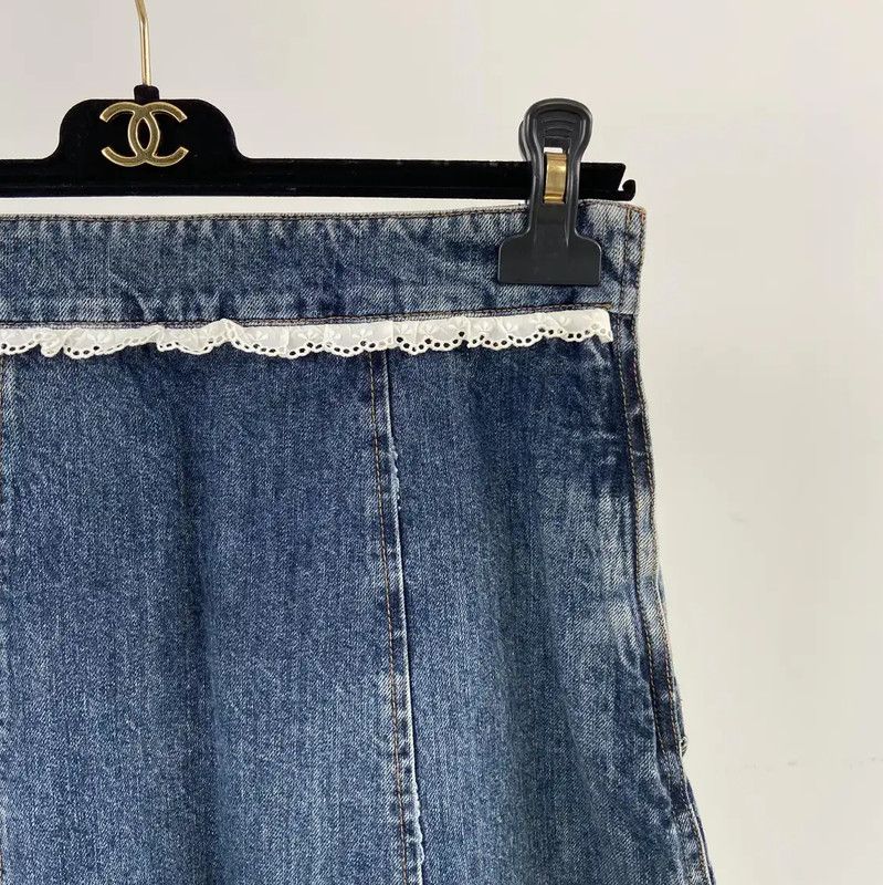 Miu Miu Miu Miu Denim Skirt with Lace Trim 0089 Size 26" / US 2 / IT 38 - 3 Thumbnail