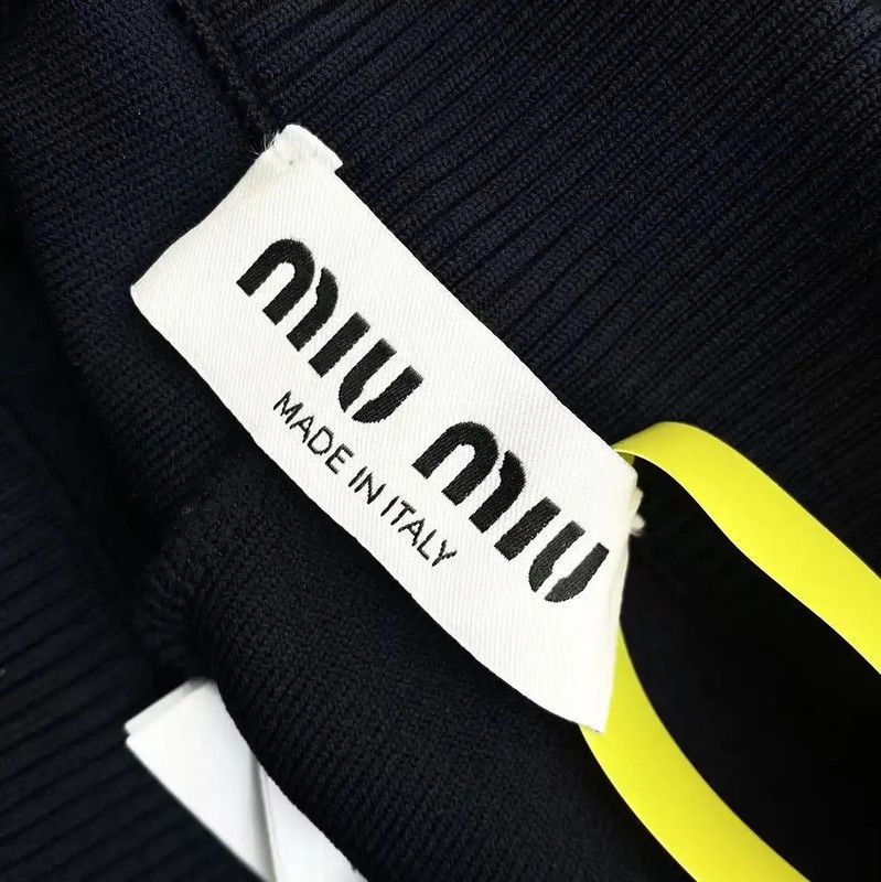 Miu Miu Miu Miu Navy Nylon Women's Casual Pants 0089 Size 30" / US 8 / IT 44 - 4 Thumbnail