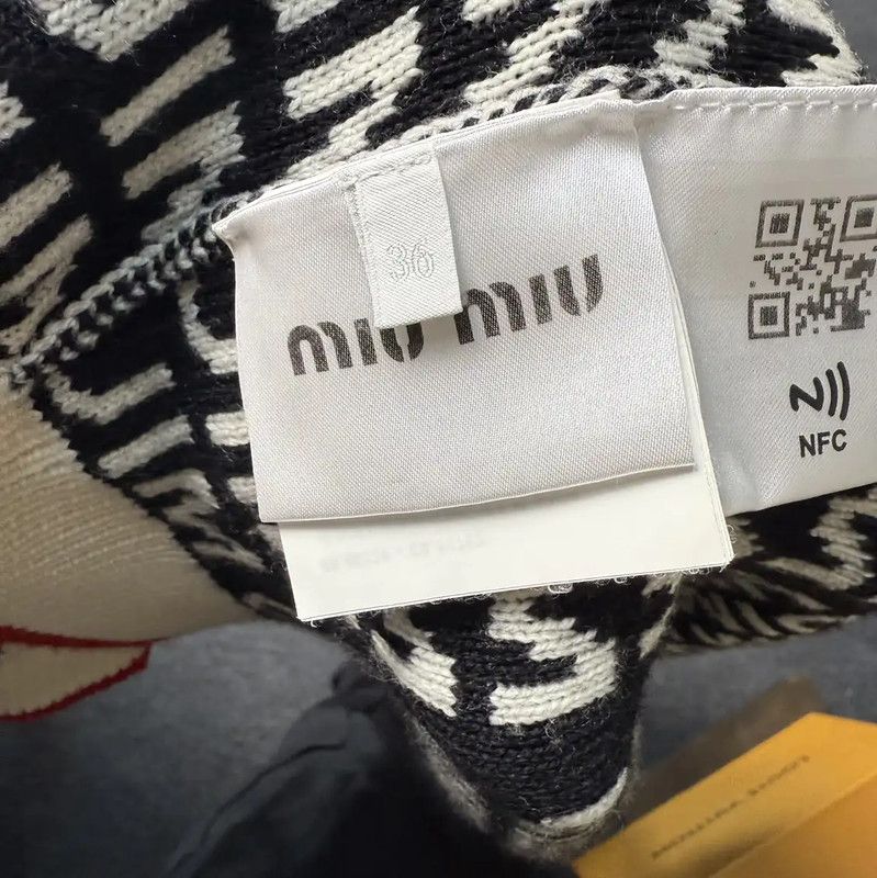 Miu Miu Miu Miu Color Block Wool Cardigan for Women 0089 Size M / US 6-8 / IT 42-44 - 4 Thumbnail