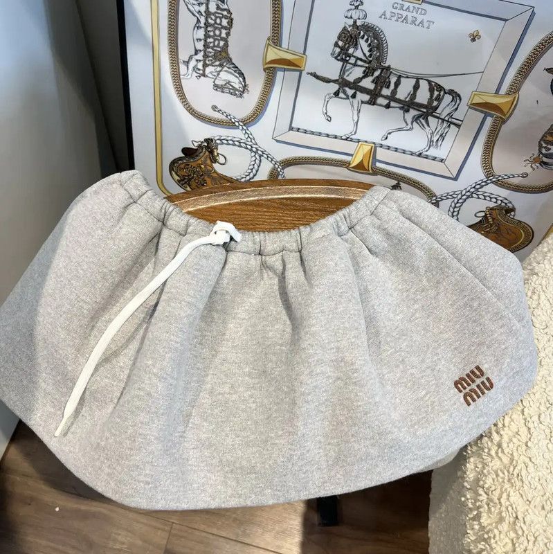 Miu Miu Miu Miu Women's Gray Casual Shorts 0089 Size 28" / US 6 / IT 42 - 3 Thumbnail