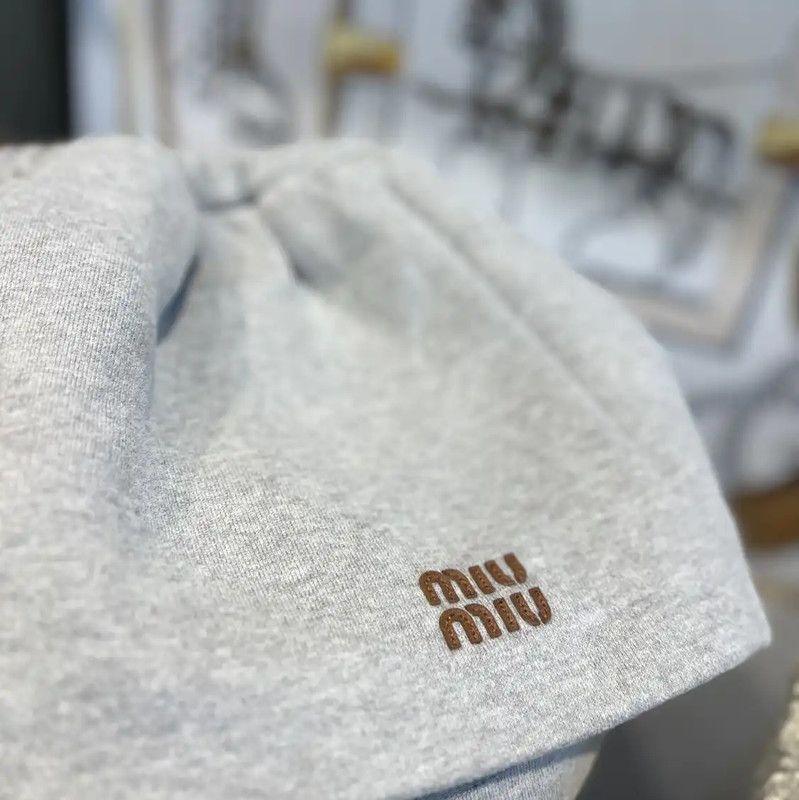 Miu Miu Miu Miu Women's Gray Casual Shorts 0089 Size 28" / US 6 / IT 42 - 4 Thumbnail