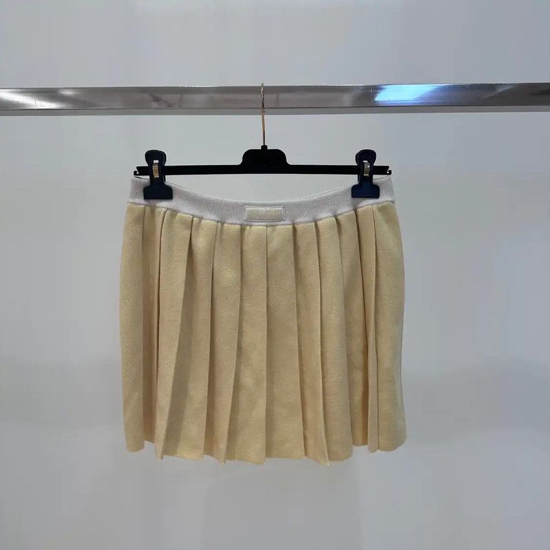 Miu Miu Miu Miu Yellow Pleated Skirt for Women 0089 Size 23" - 2 Thumbnail