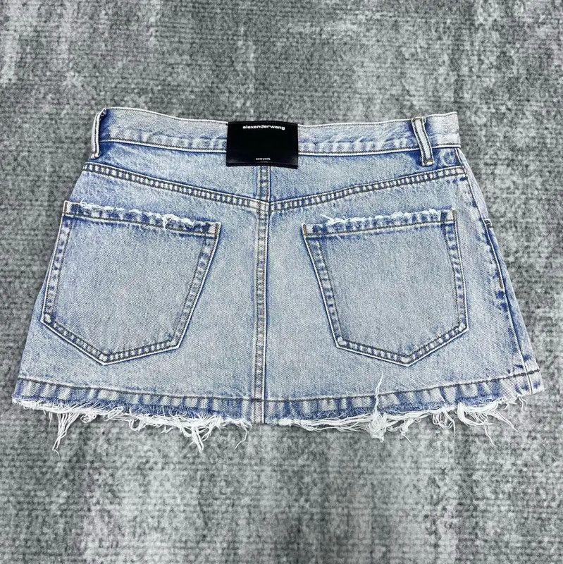 Alexander McQueen Alexander McQUEEN Light Blue Cotton Shorts 0089 Size 28" / US 6 / IT 42 - 2 Thumbnail