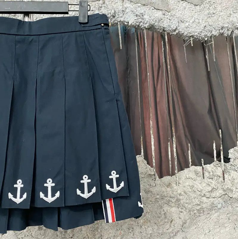 Thom Browne Thom Browne Navy Pleated Skirt for Summer 0089 Size 26" / US 2 / IT 38 - 4 Thumbnail