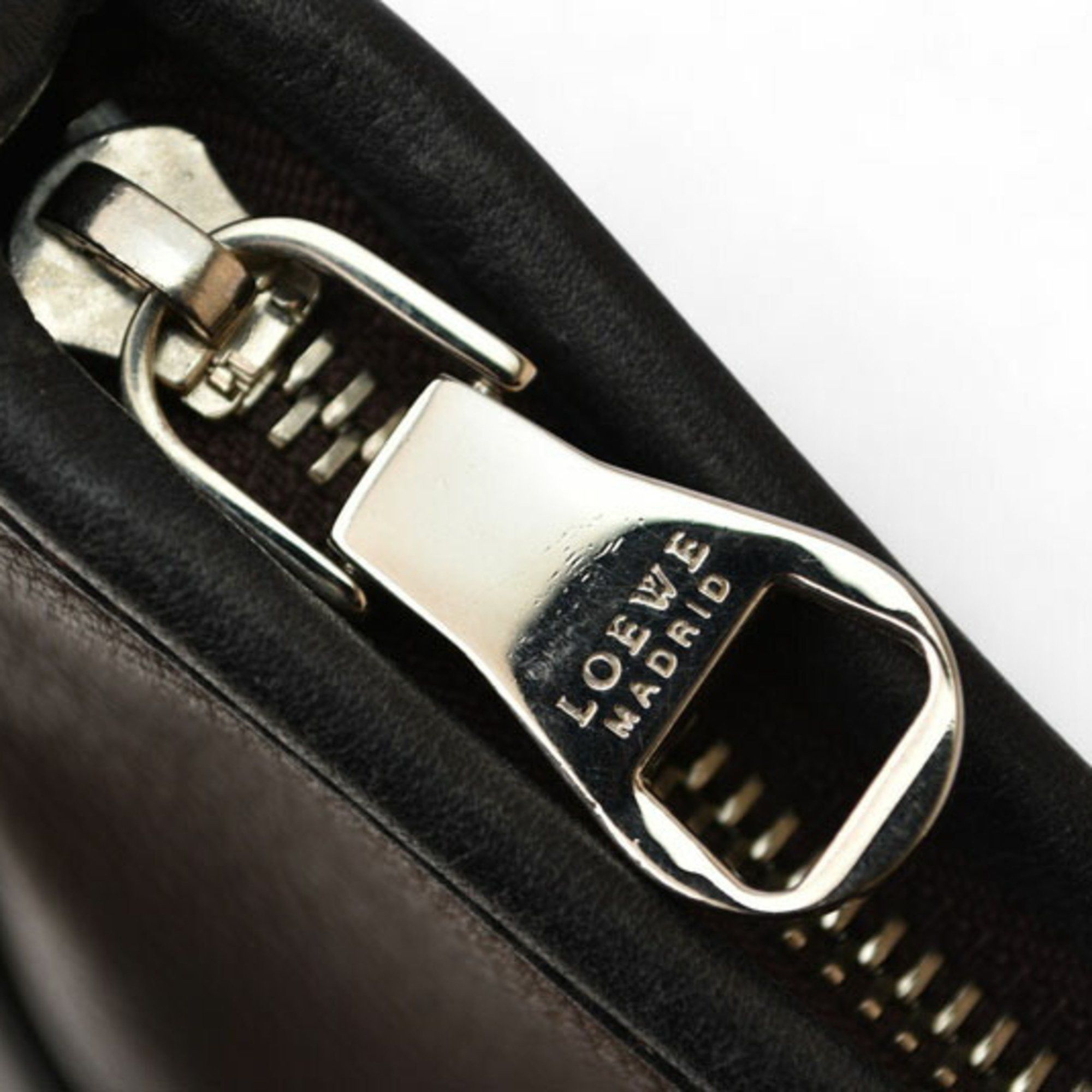 Loewe Loewe Anagram Shoulder Bag/Crossbody Bag in Dark Brown Size ONE SIZE - 8 Thumbnail
