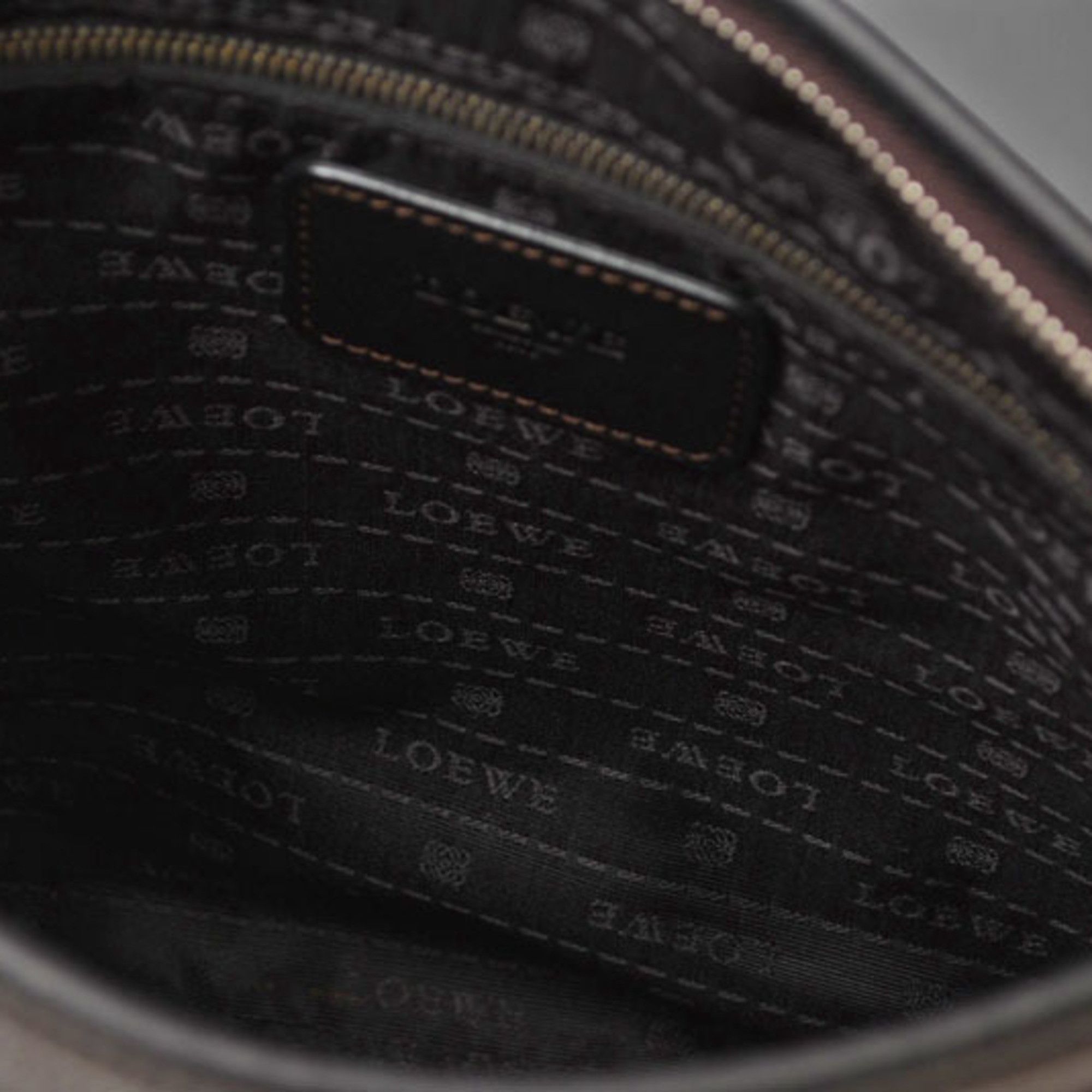 Loewe Loewe Anagram Shoulder Bag/Crossbody Bag in Dark Brown Size ONE SIZE - 11 Thumbnail