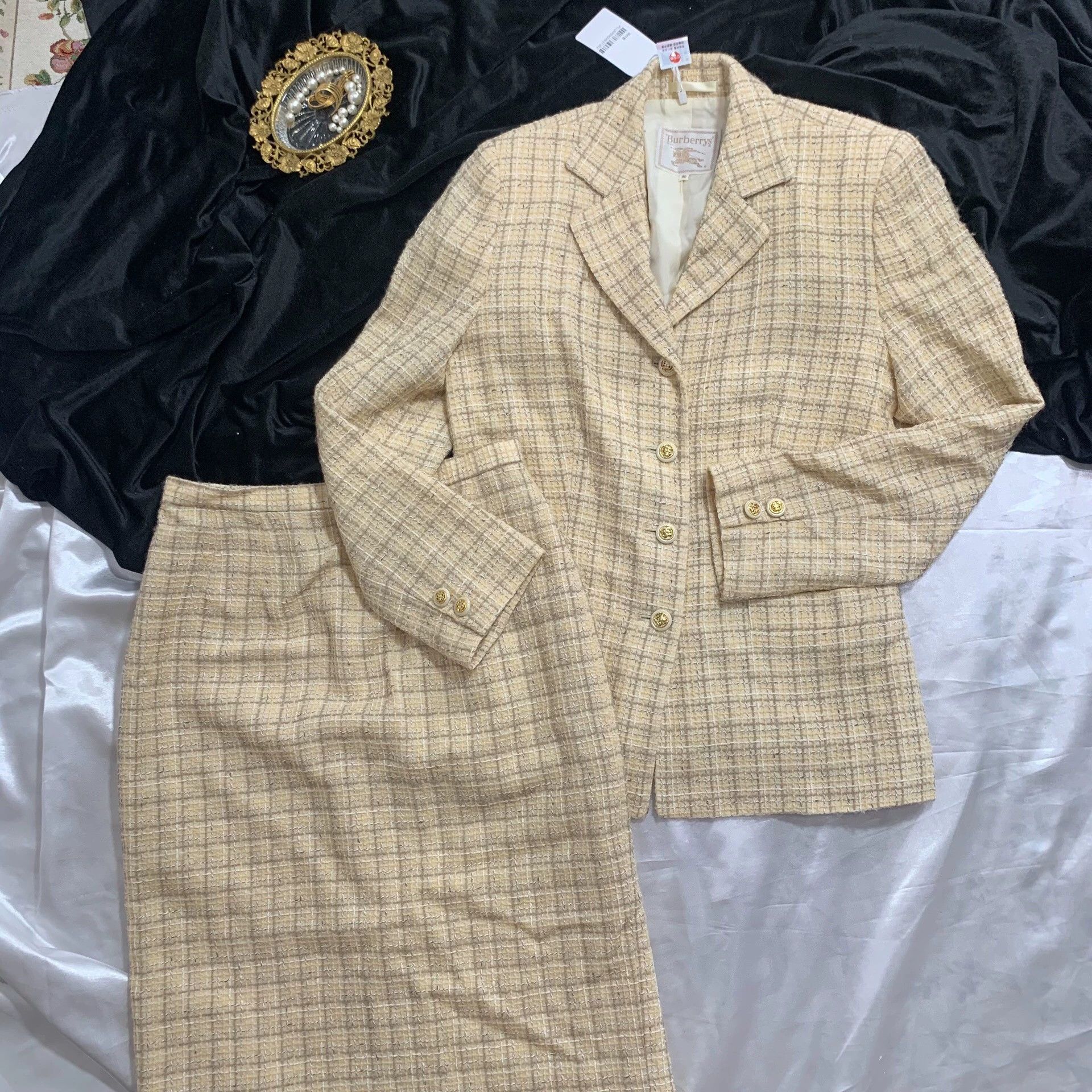 Burberry Burberry Yellow Gold Button Set Size US M / EU 48-50 / 2 - 2 Thumbnail