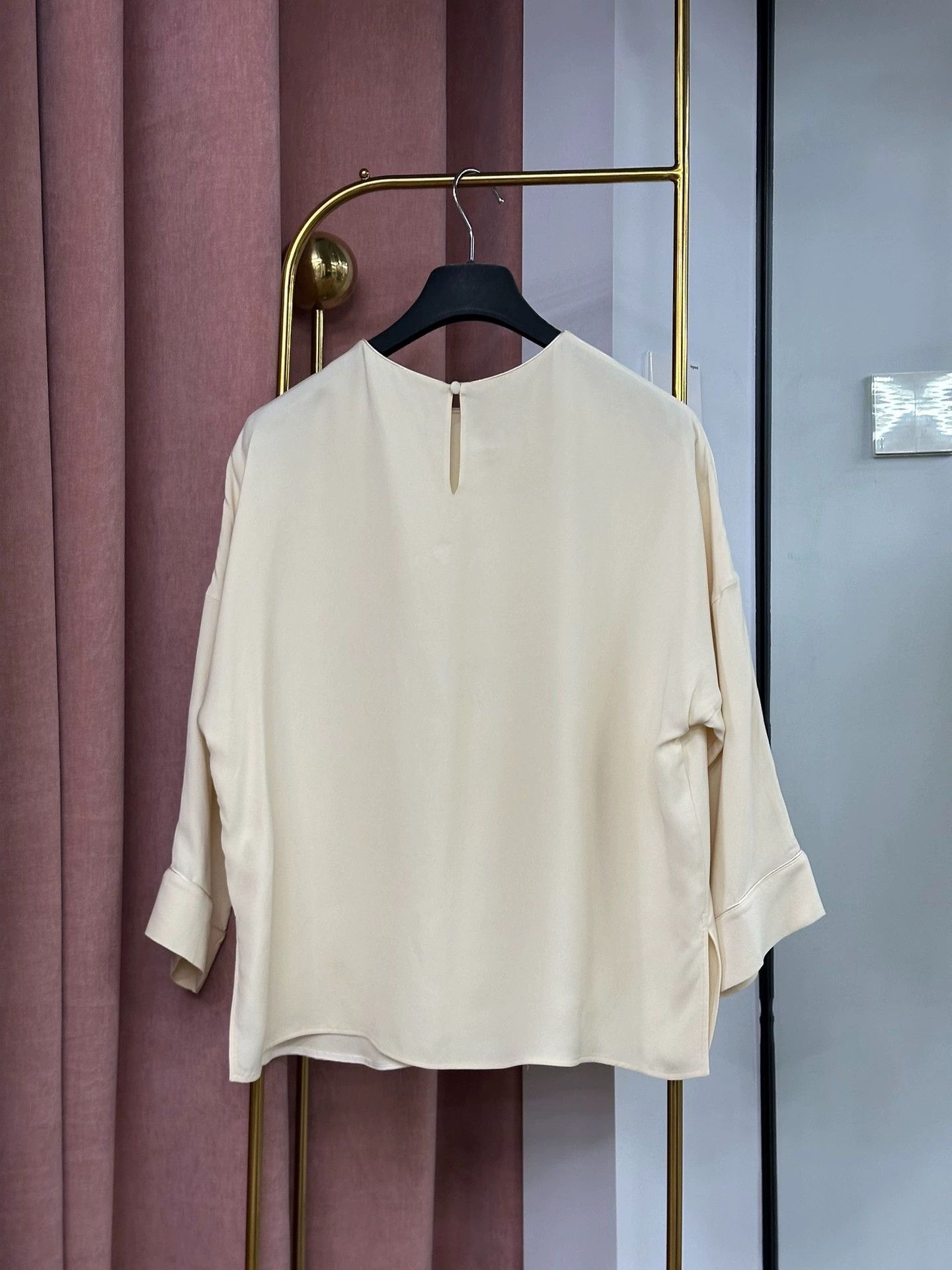 Loro Piana Loro Piana Beige Silk Long Sleeve Top Size US S / EU 44-46 / 1 - 3 Thumbnail