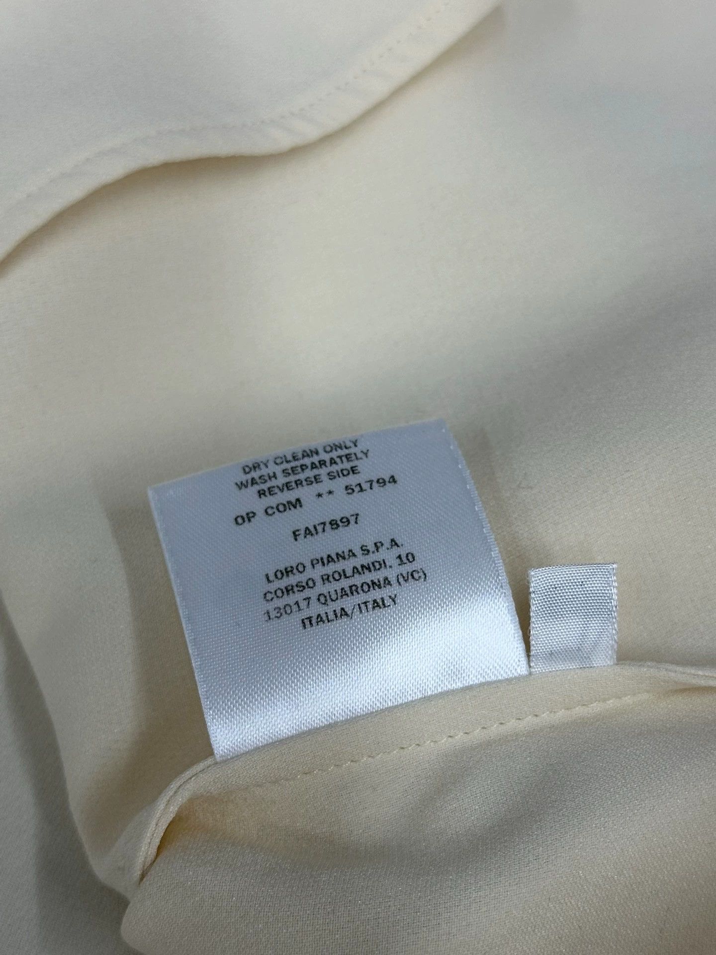 Loro Piana Loro Piana Beige Silk Long Sleeve Top Size US S / EU 44-46 / 1 - 6 Thumbnail