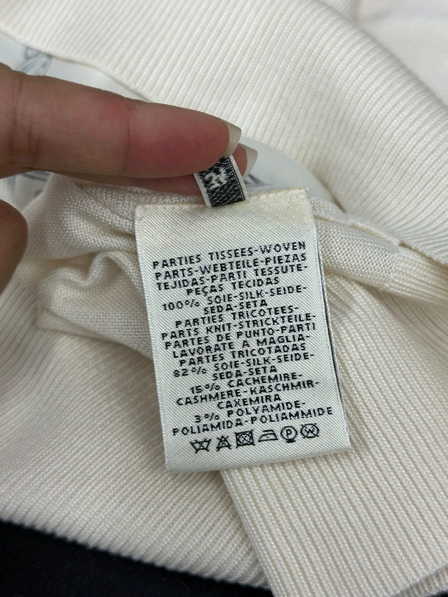 Hermes Hermes White Printed Silk Long Sleeve Top Size US XS / EU 42 / 0 - 6 Thumbnail