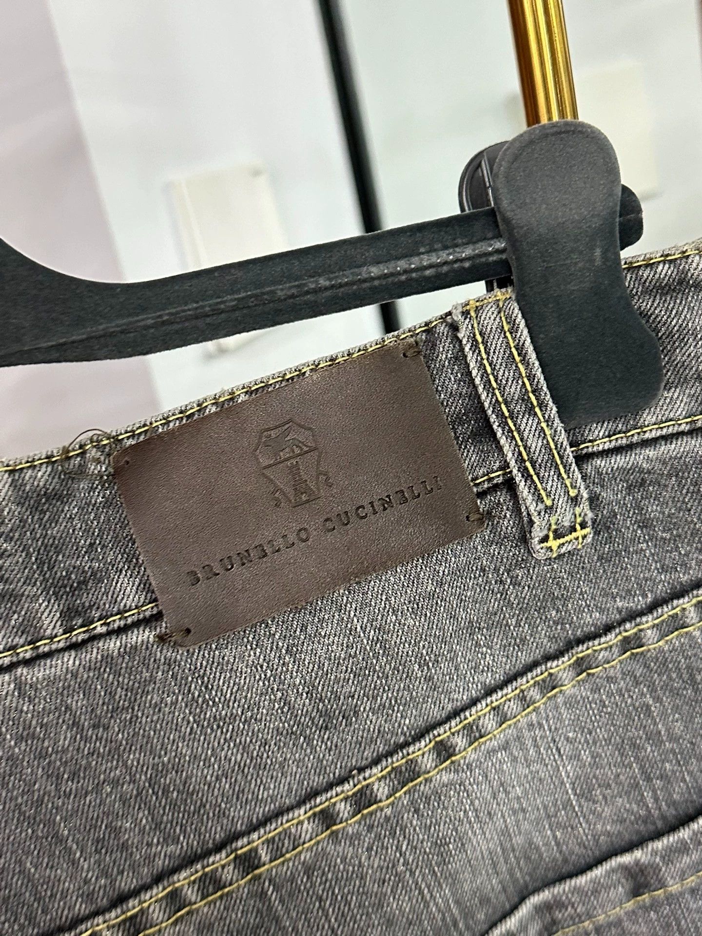 Brunello Cucinelli Brunello Cucinelli Gray Jeans with Gold Lining Size US 38 / EU 54 - 3 Thumbnail
