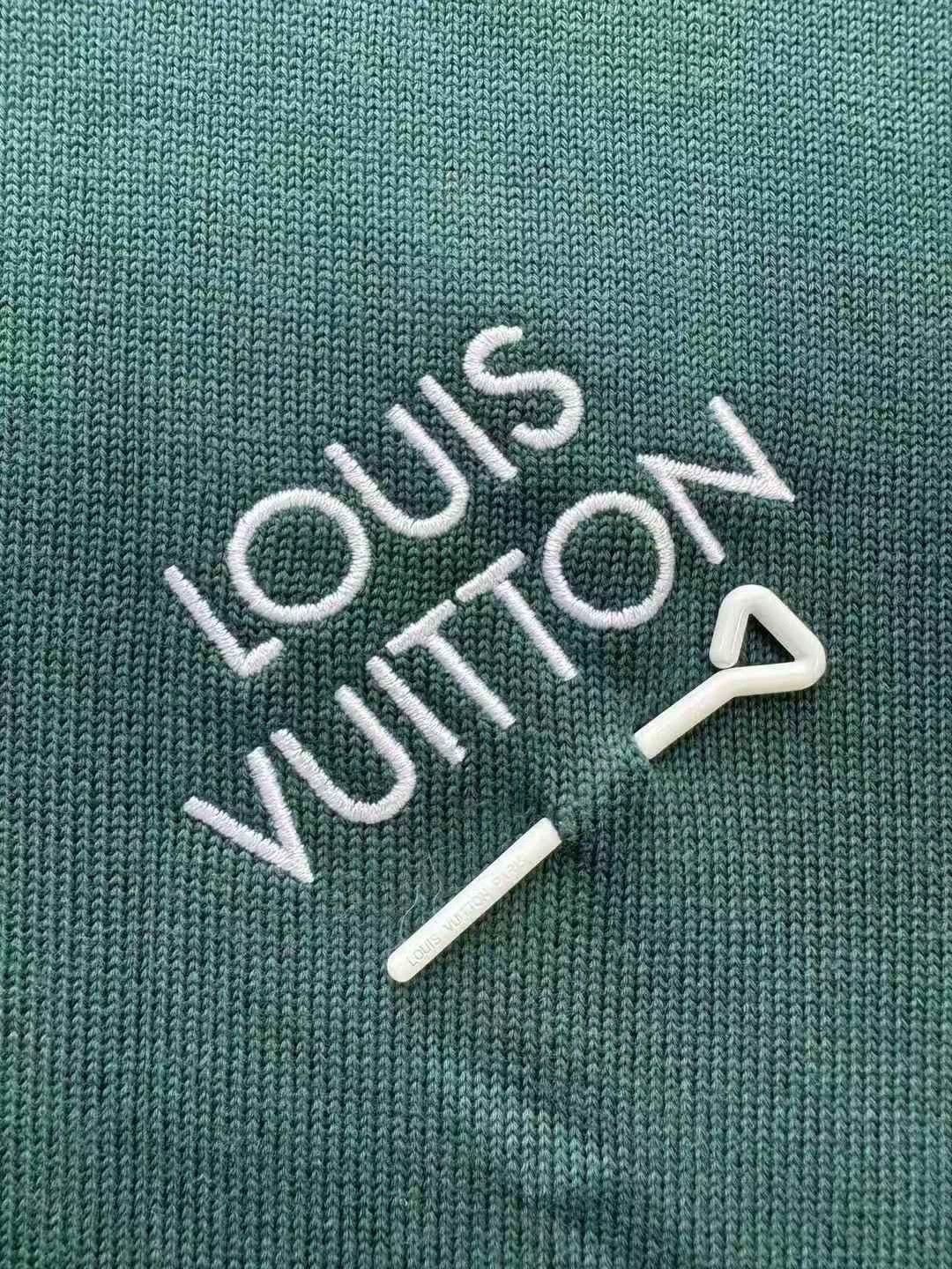 Louis Vuitton Louis Vuitton Green Knit Pin Short Sleeve Size US XXL / EU 58 / 5 - 4 Thumbnail