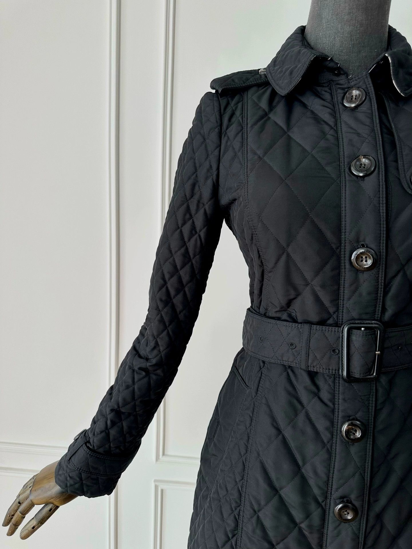 Burberry Burberry Quilted Mid-Length Coat Women Size US XS / EU 42 / 0 - 6 Thumbnail